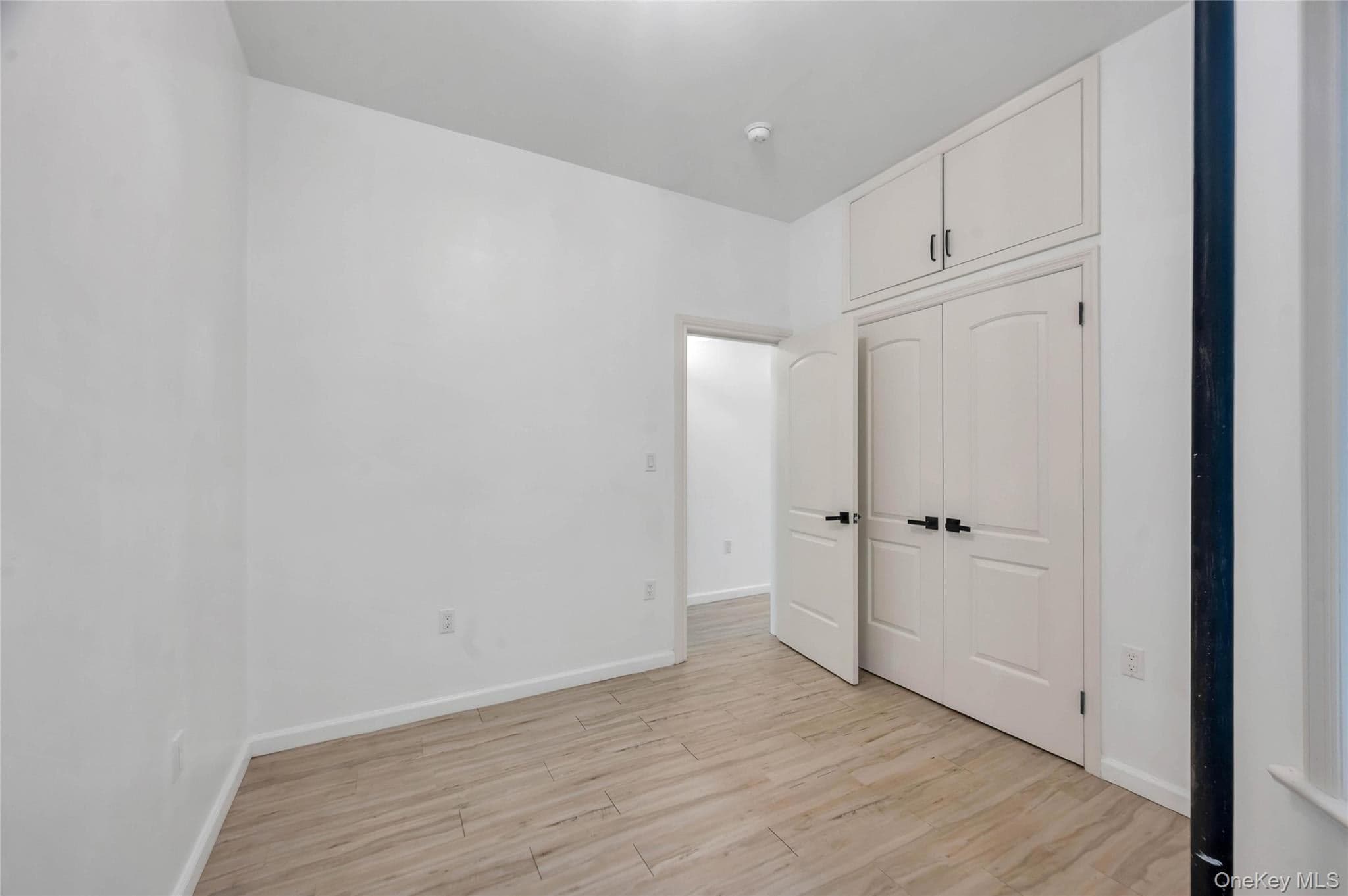 330 E 198th Street thumbnail 12