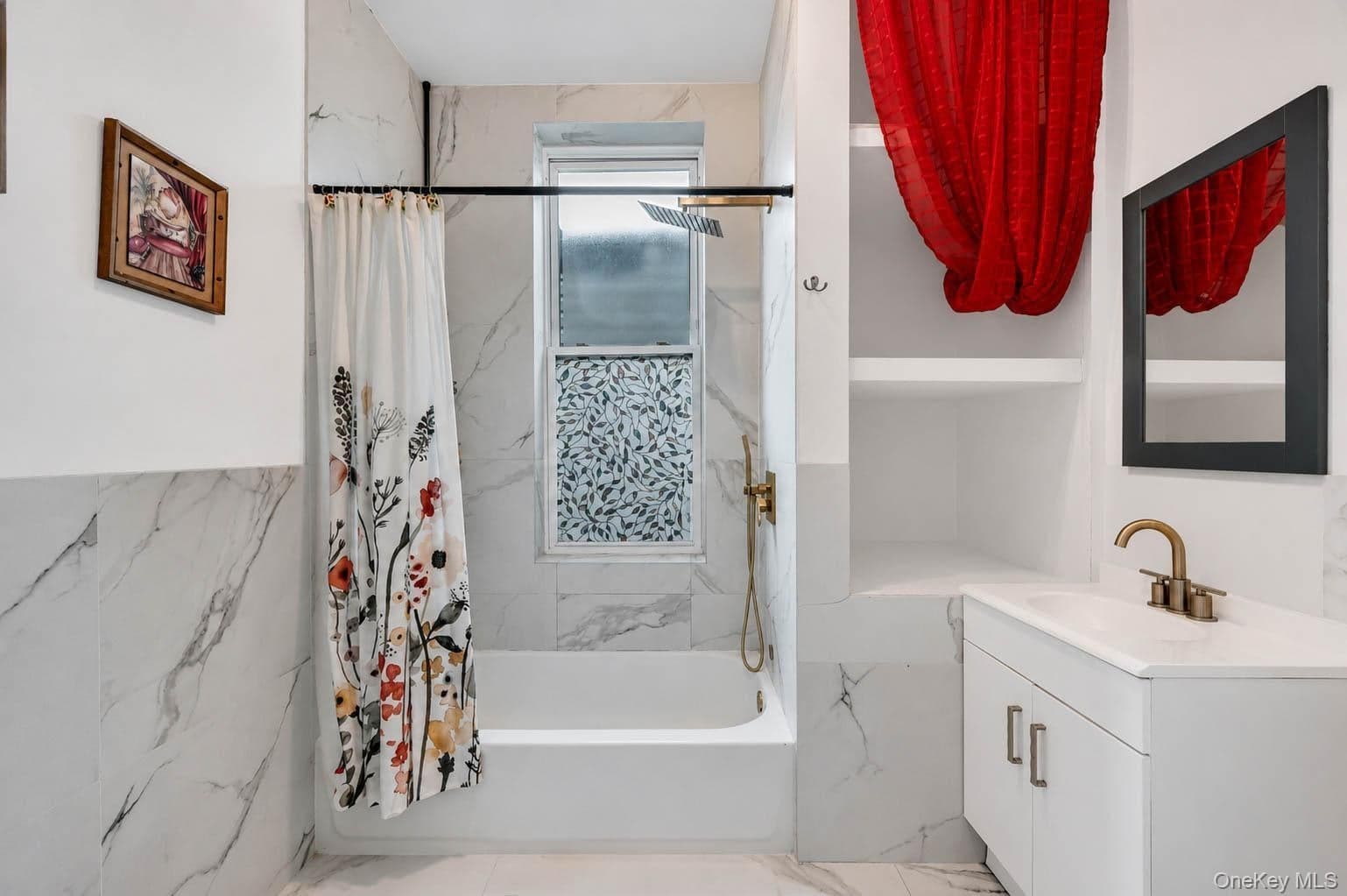 330 E 198th Street thumbnail 26