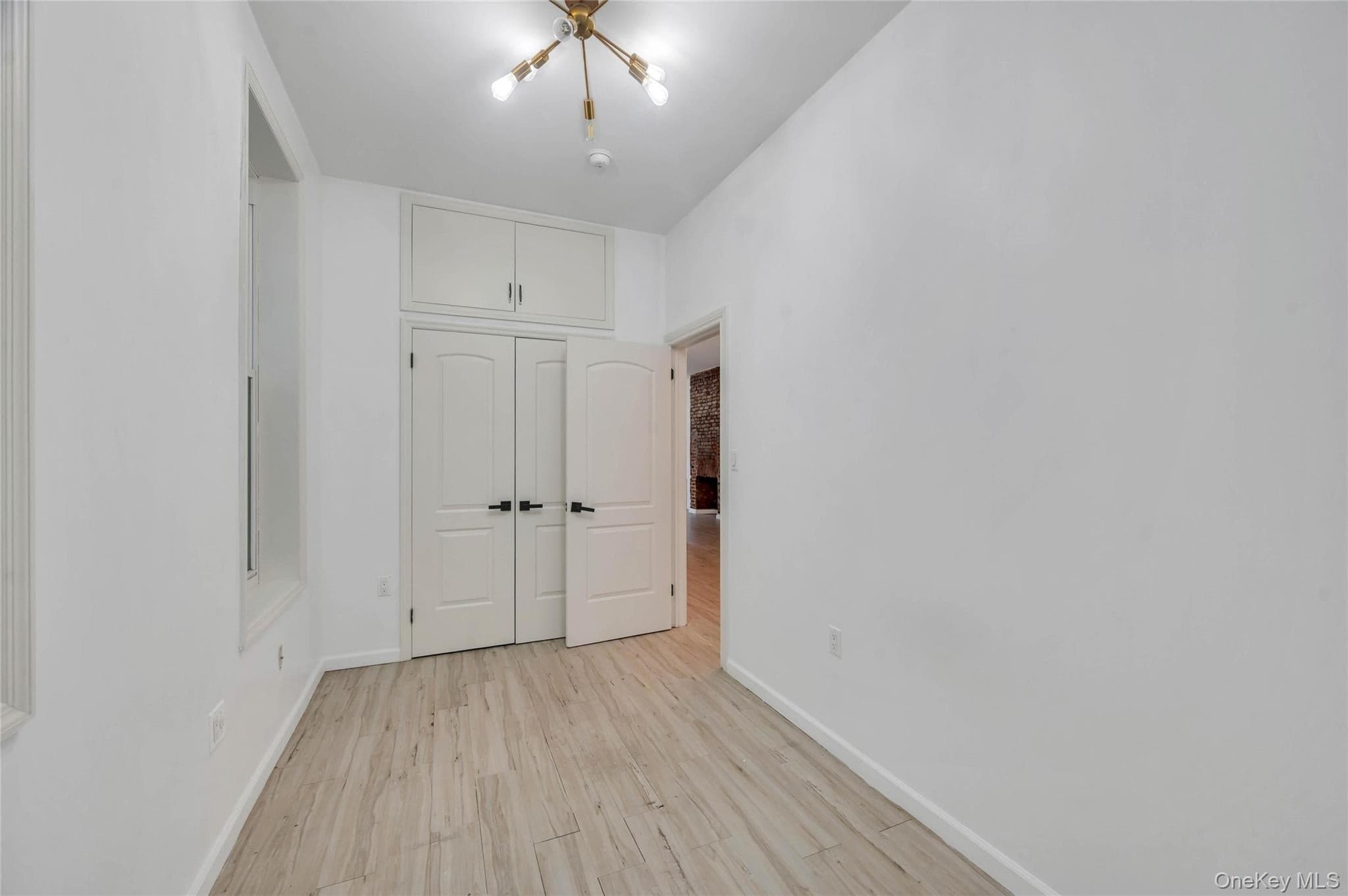 330 E 198th Street thumbnail 10