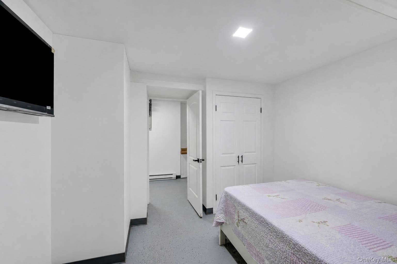 330 E 198th Street thumbnail 37