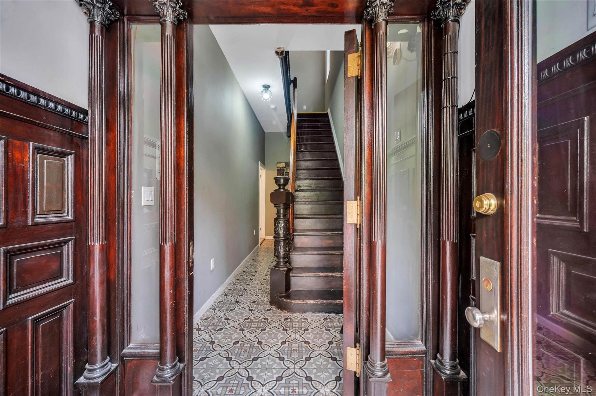 330 E 198th Street thumbnail 5
