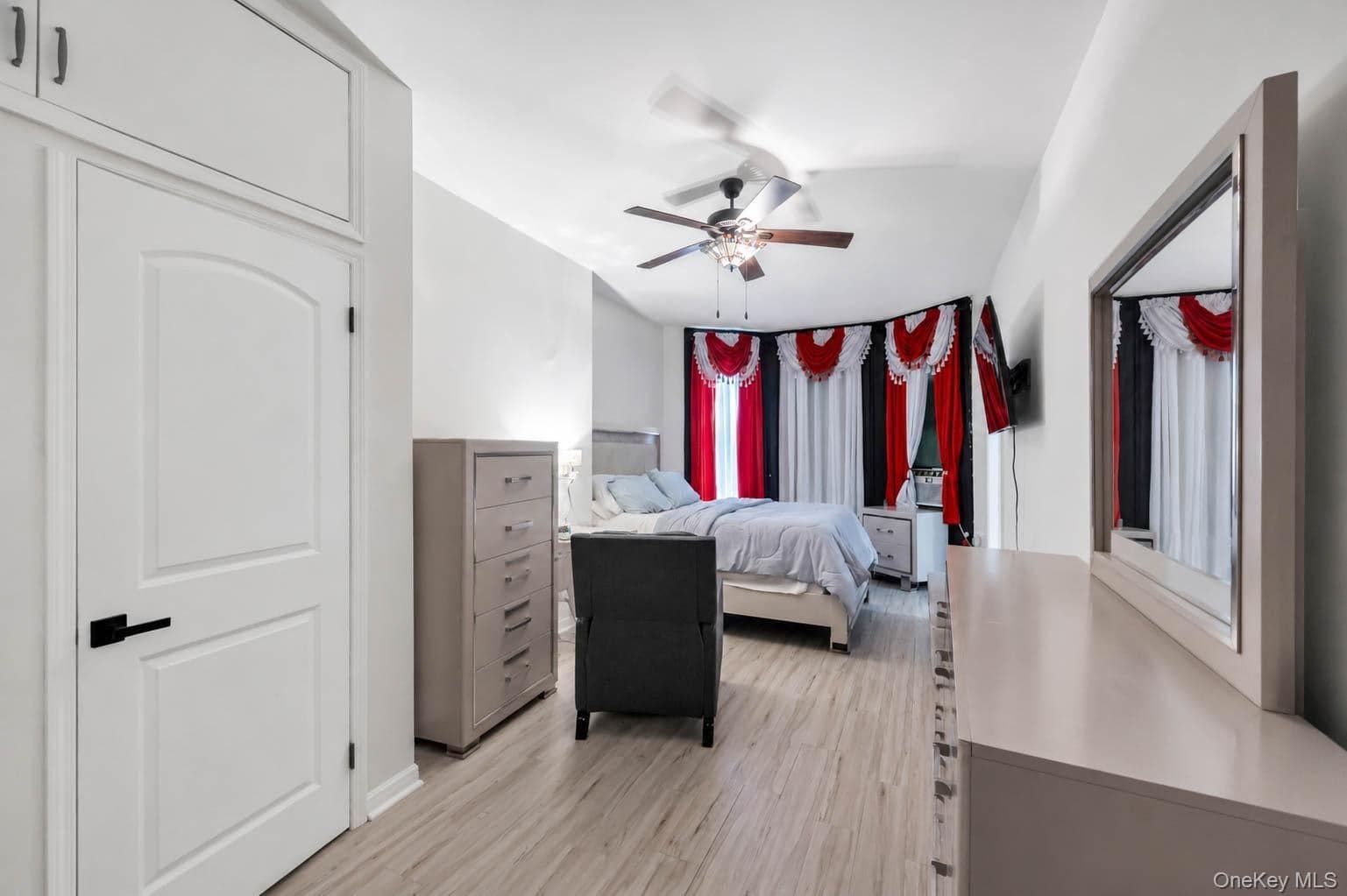 330 E 198th Street thumbnail 25