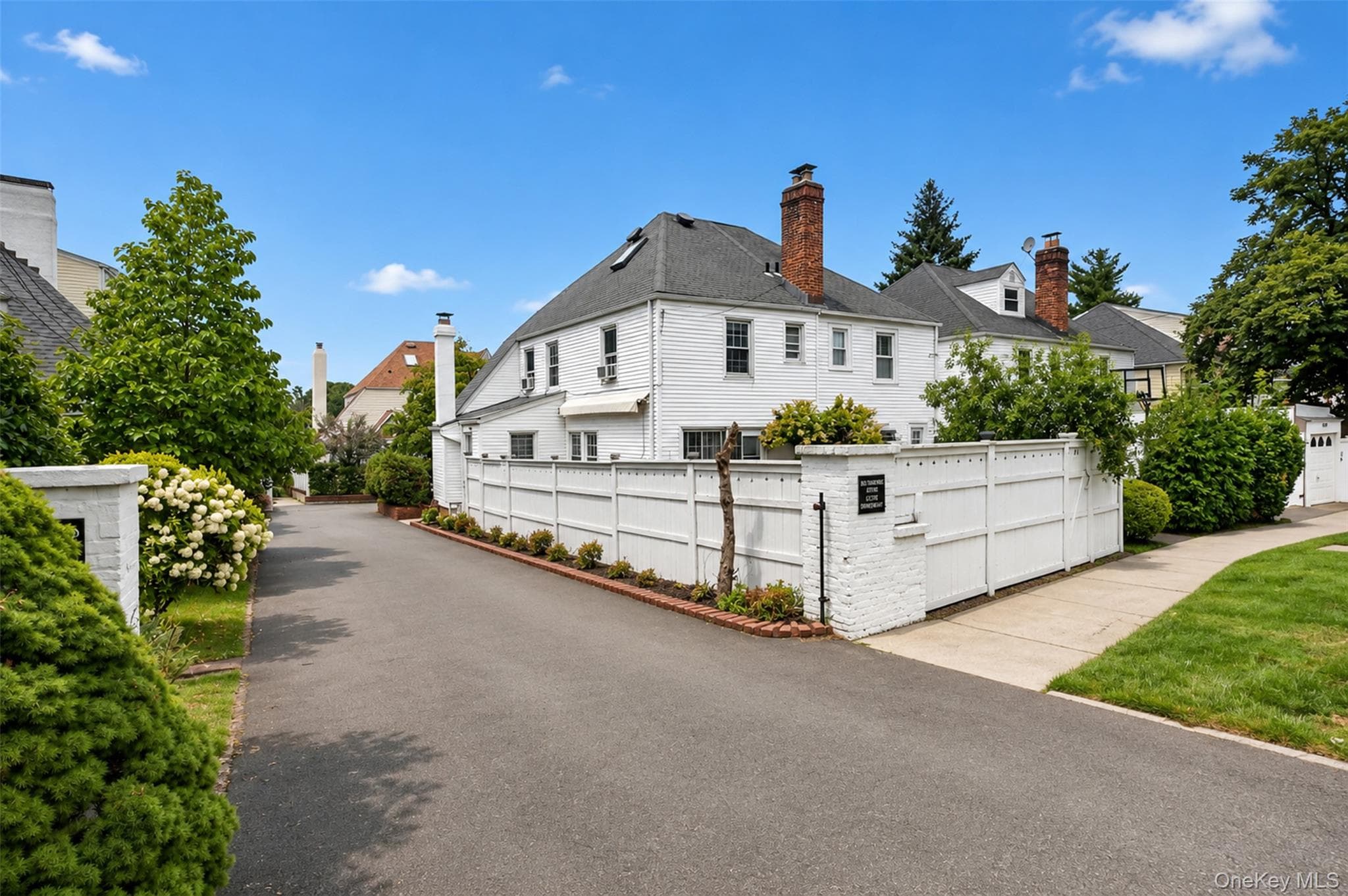 26 Van Nostrand Court, Little Neck