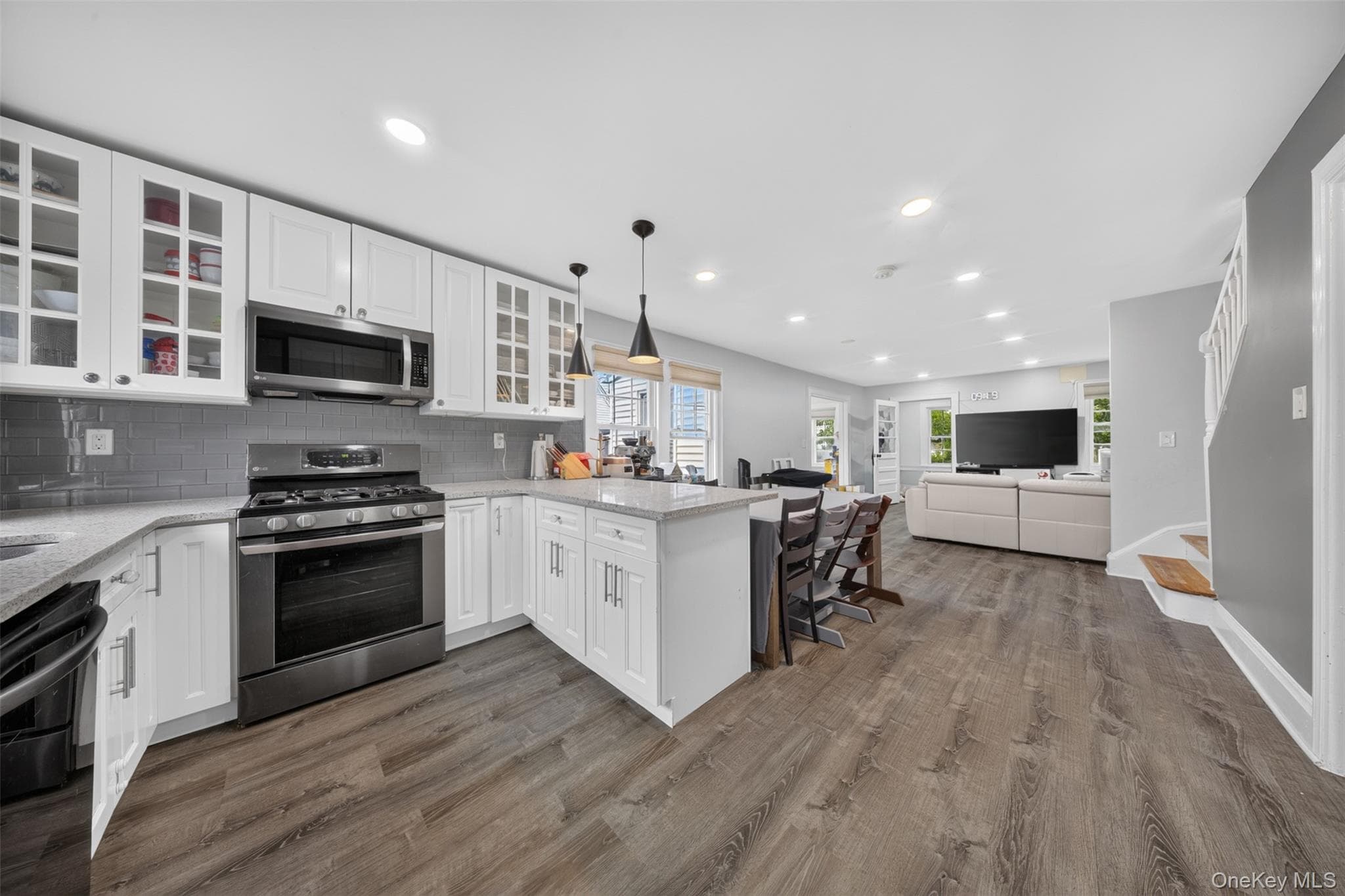26 Van Nostrand Court thumbnail 14