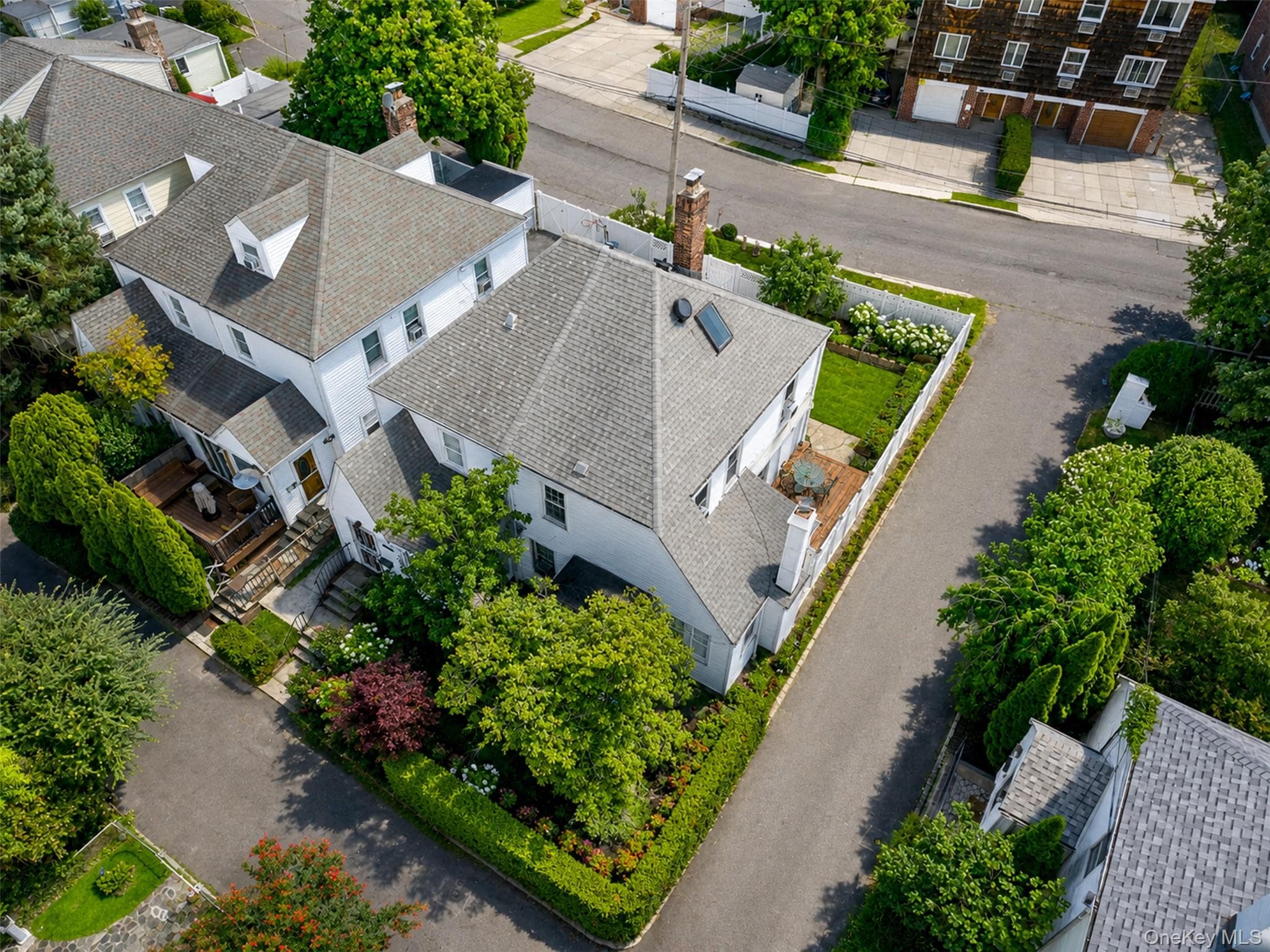 26 Van Nostrand Court thumbnail 36