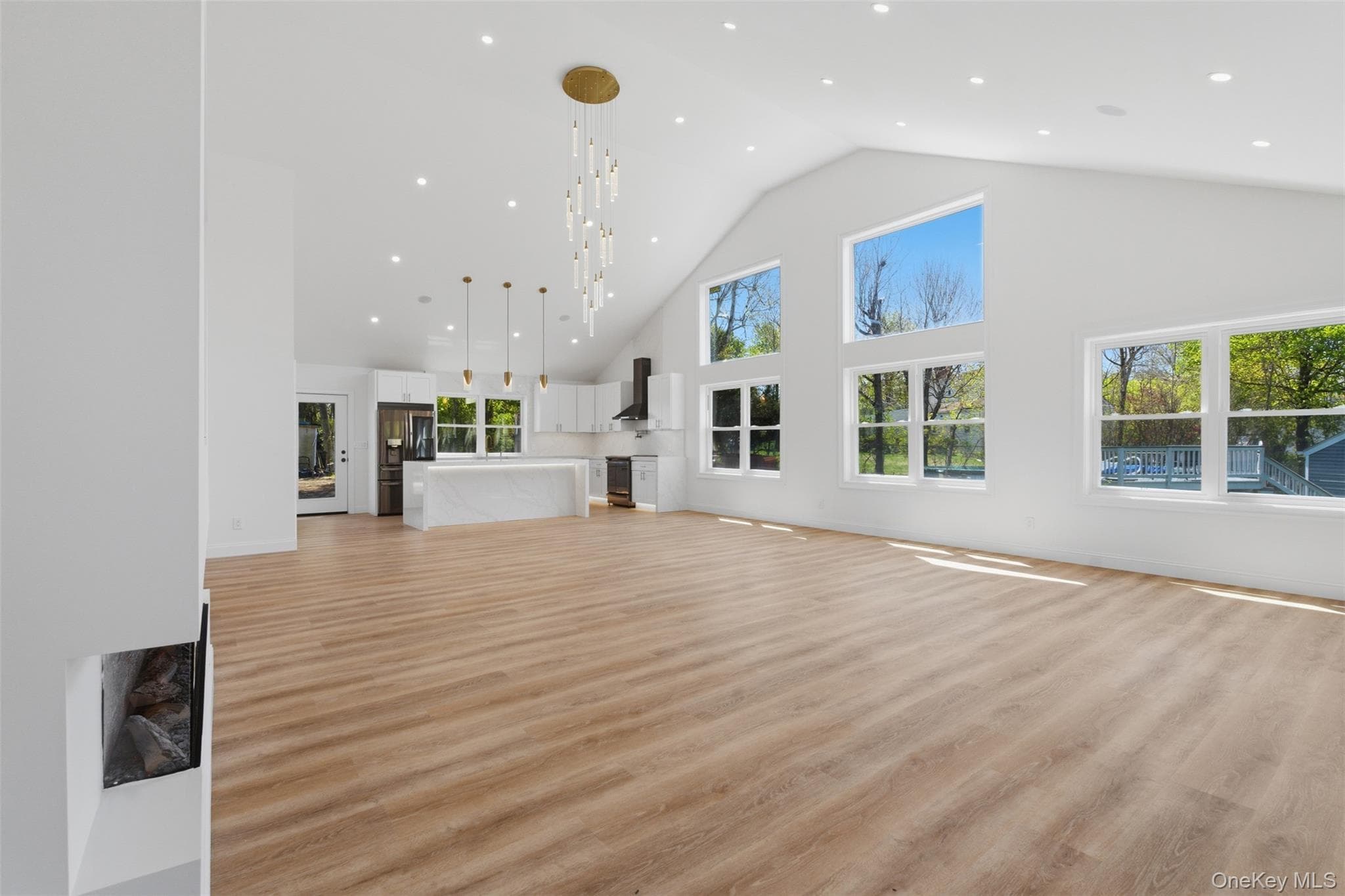 2800 Sarles Drive thumbnail 4