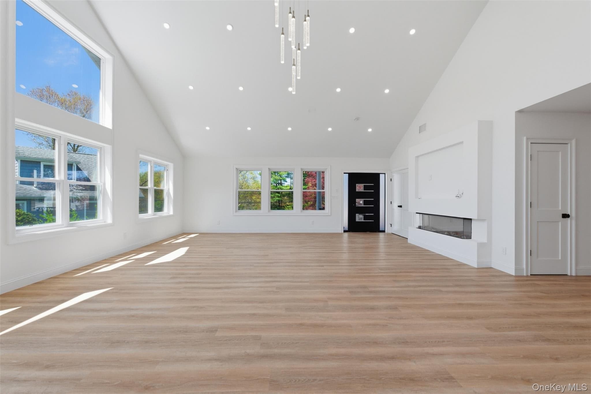 2800 Sarles Drive thumbnail 12