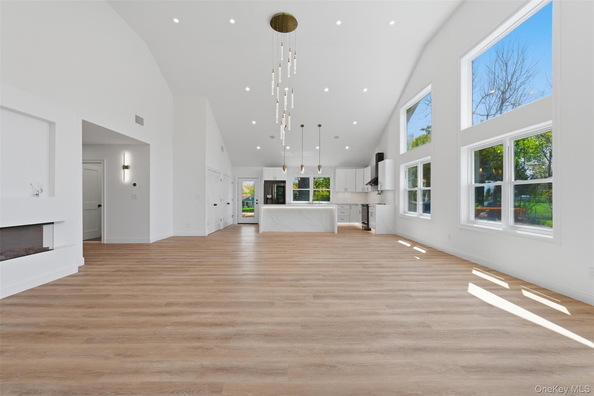 2800 Sarles Drive thumbnail 5