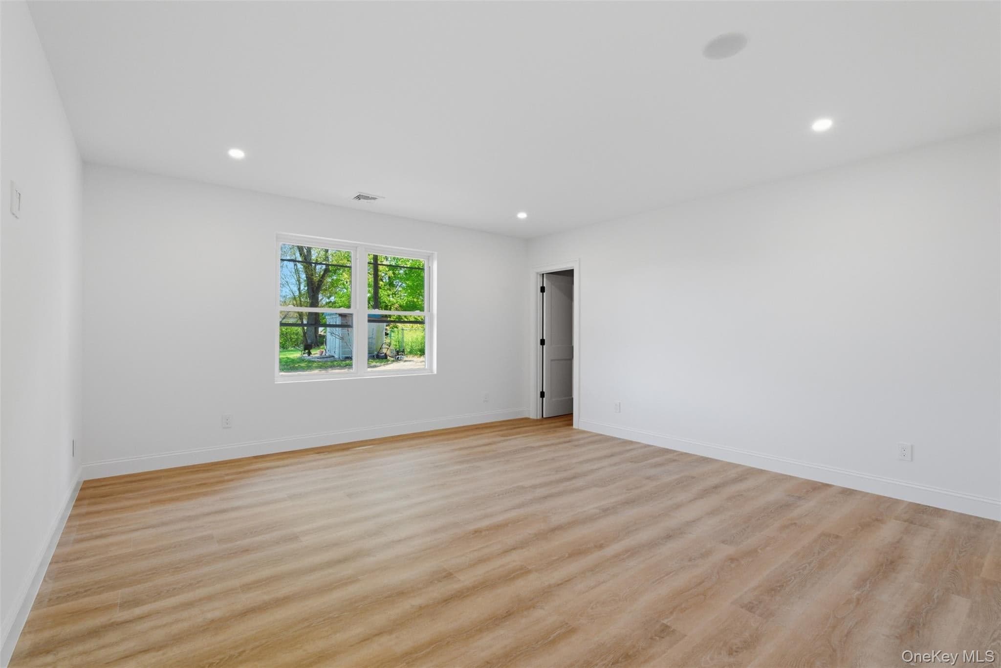2800 Sarles Drive thumbnail 18