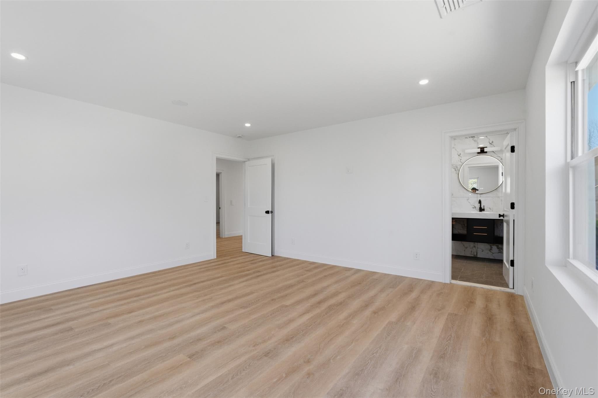 2800 Sarles Drive thumbnail 20