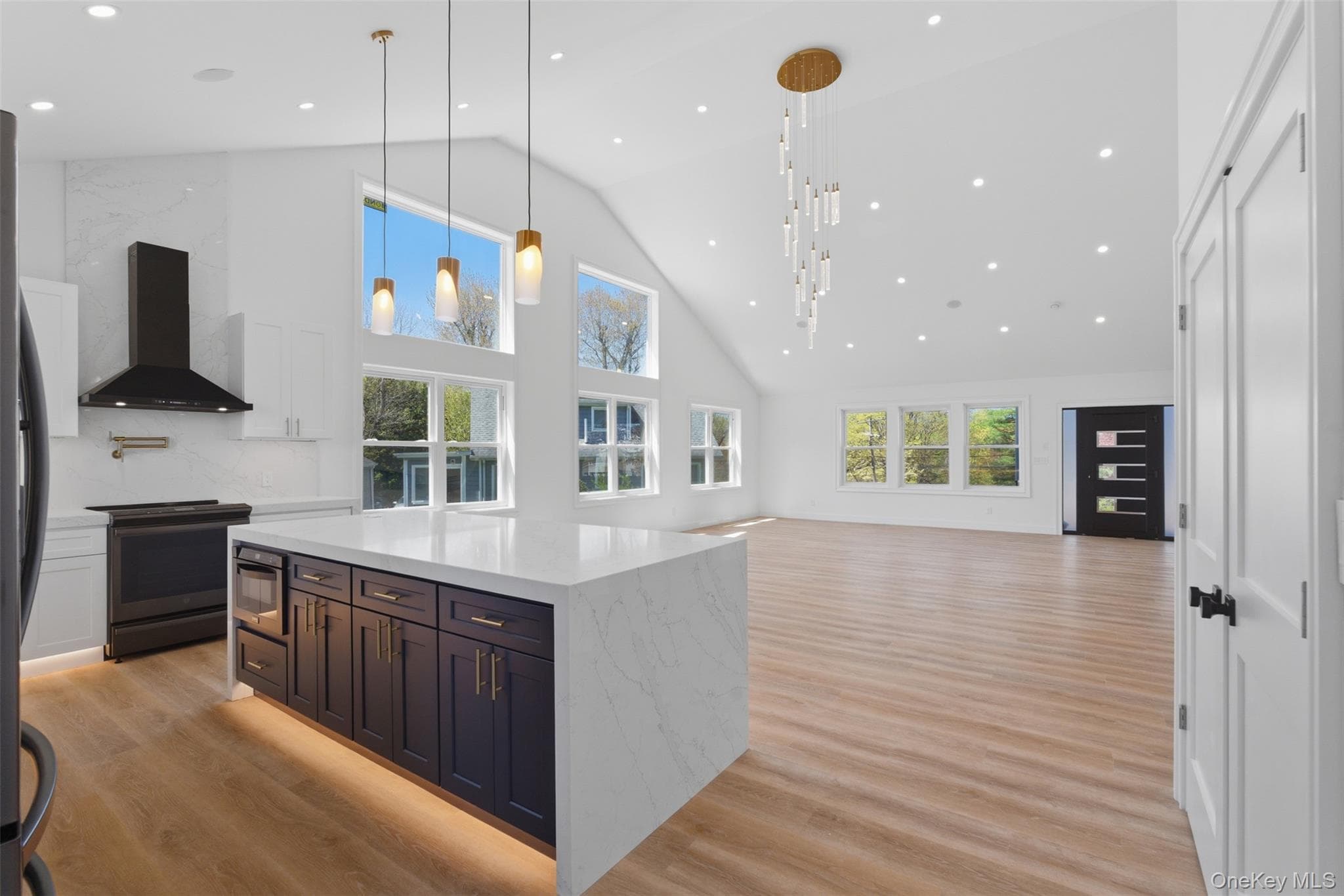 2800 Sarles Drive thumbnail 9