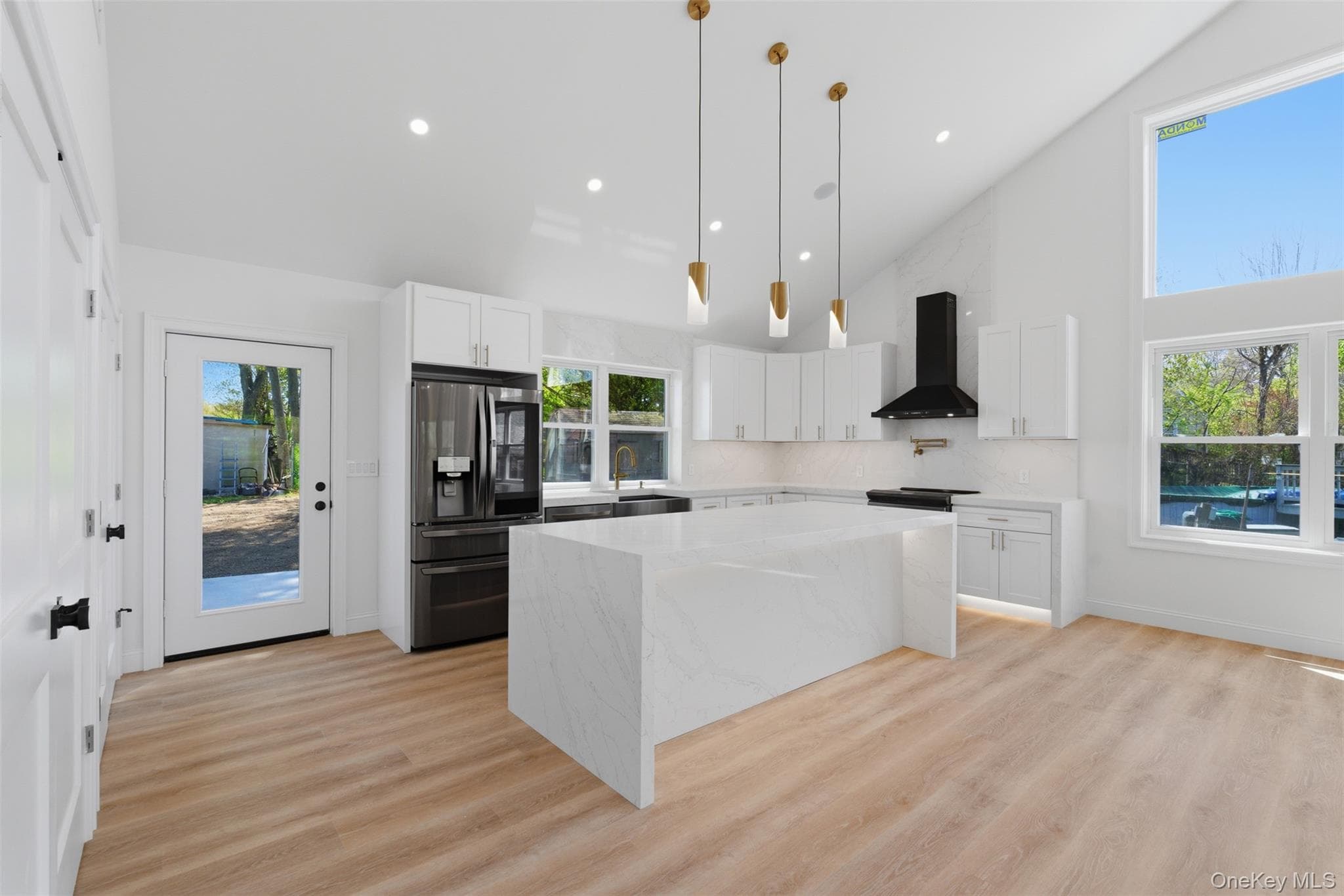 2800 Sarles Drive thumbnail 7