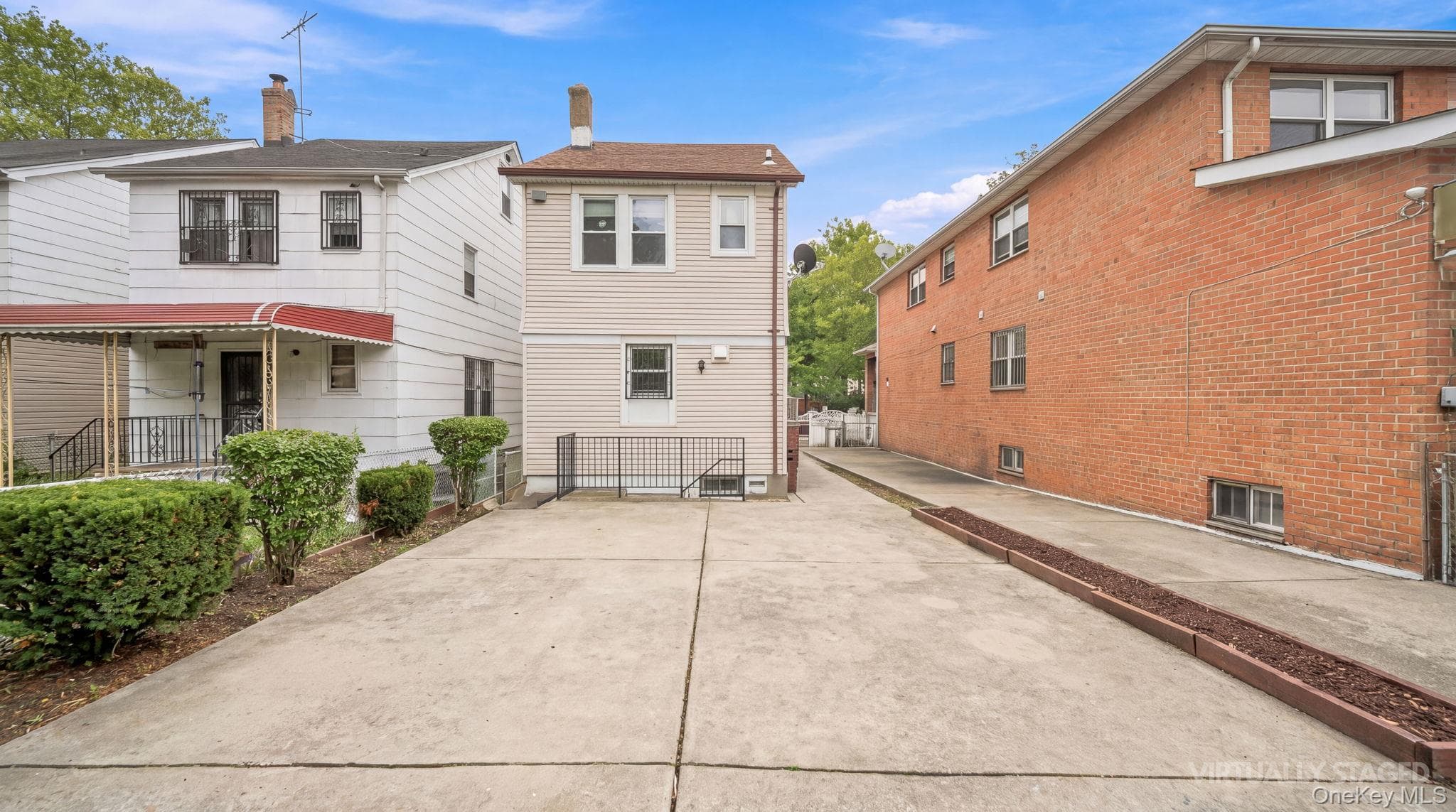 16505 78th Avenue thumbnail 2