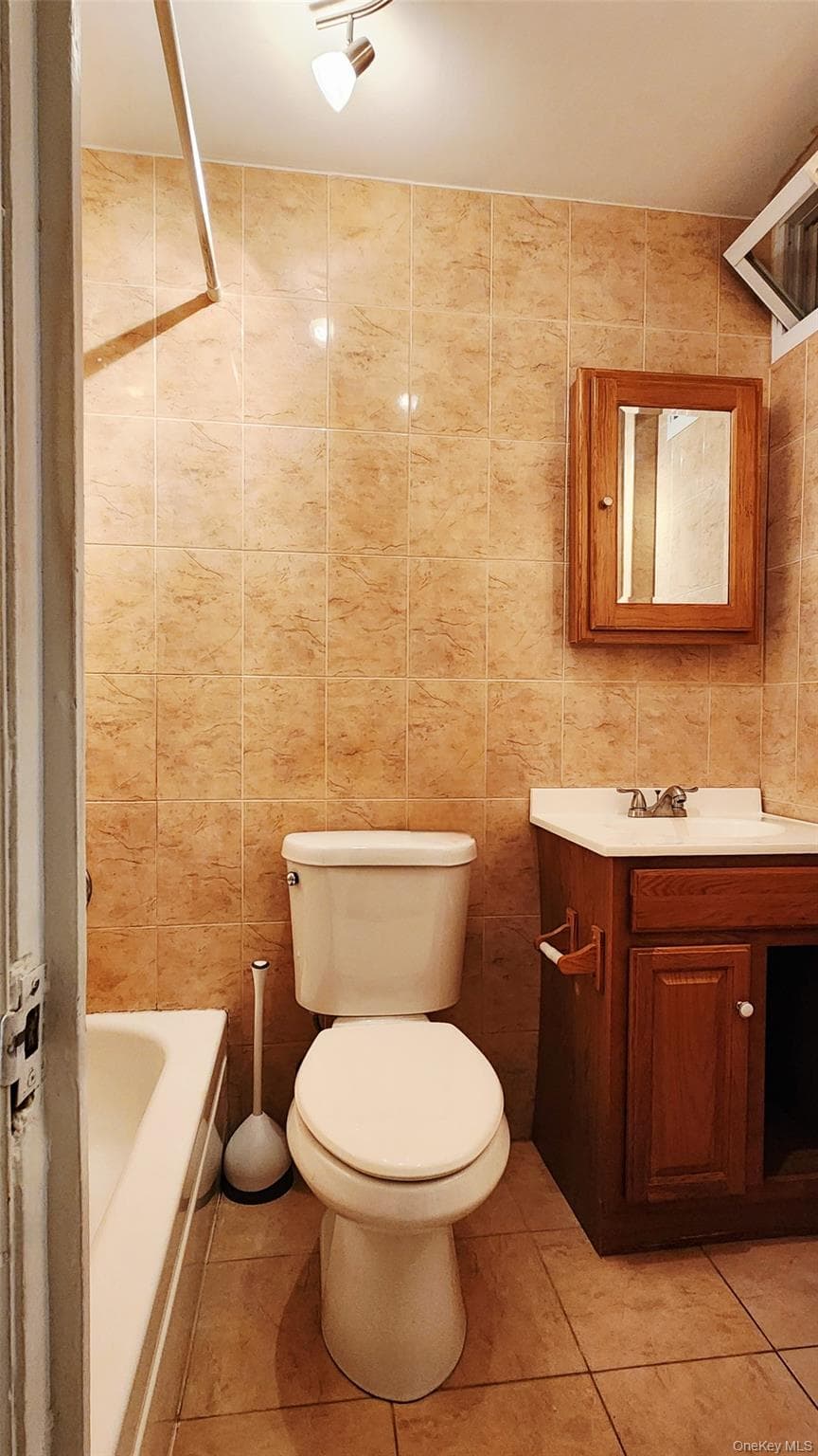 6431 Admiral Avenue thumbnail 9