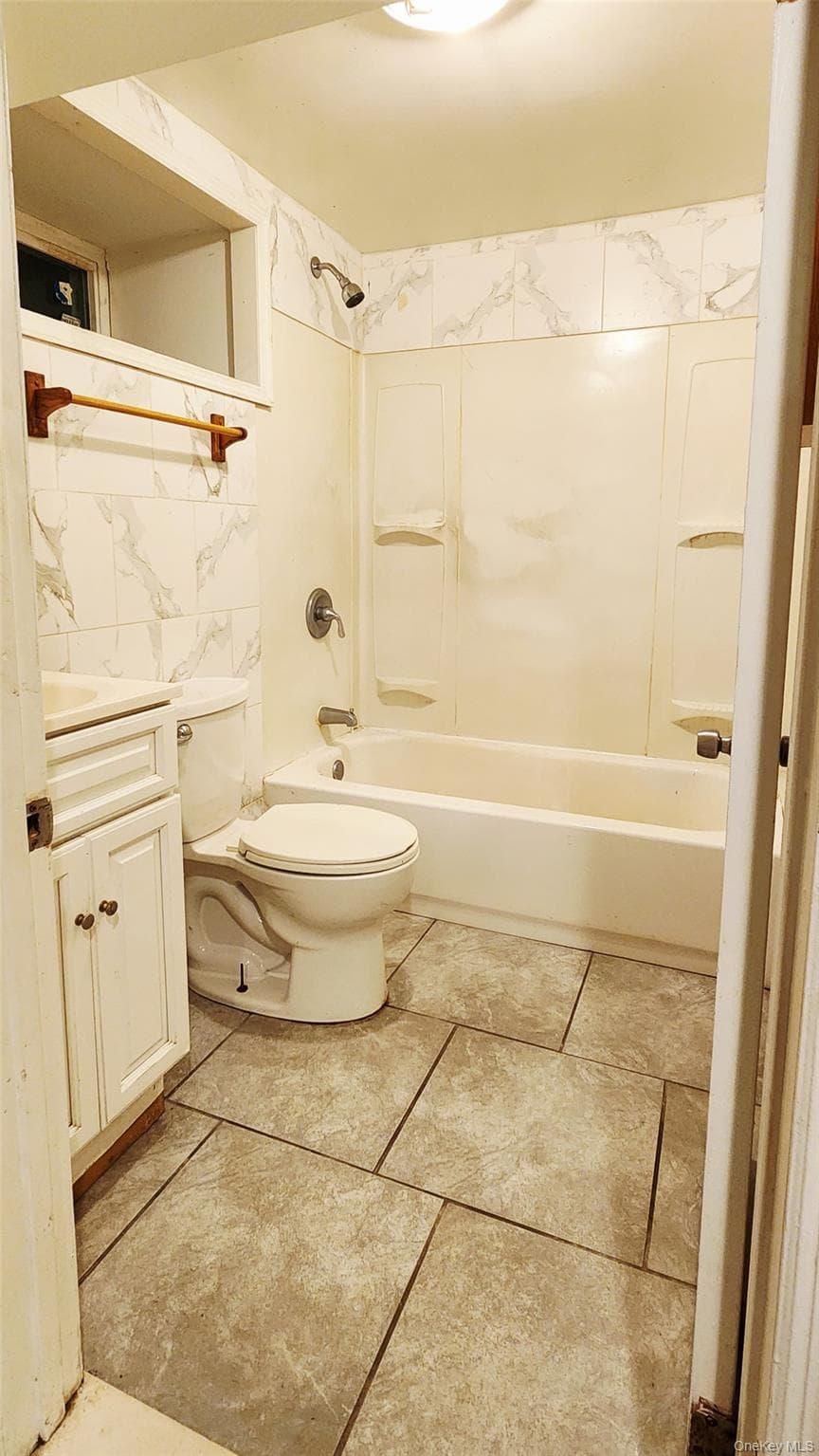 6431 Admiral Avenue thumbnail 21