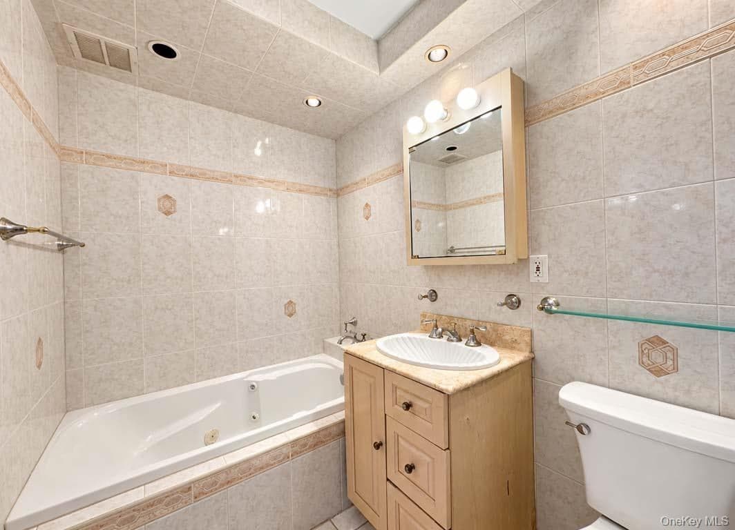 27010 Grand Central Parkway Unit: 18E thumbnail 22