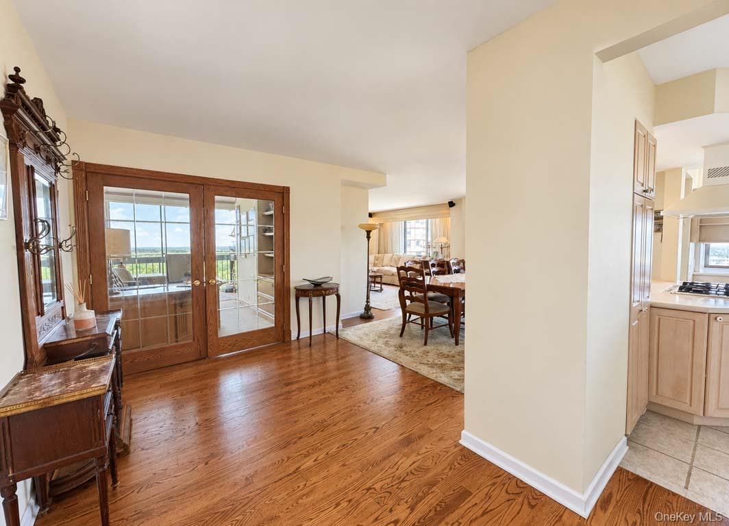 27010 Grand Central Parkway Unit: 18E thumbnail 2