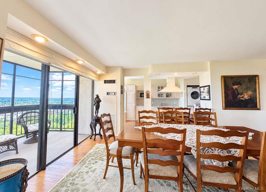 27010 Grand Central Parkway Unit: 18E thumbnail 5