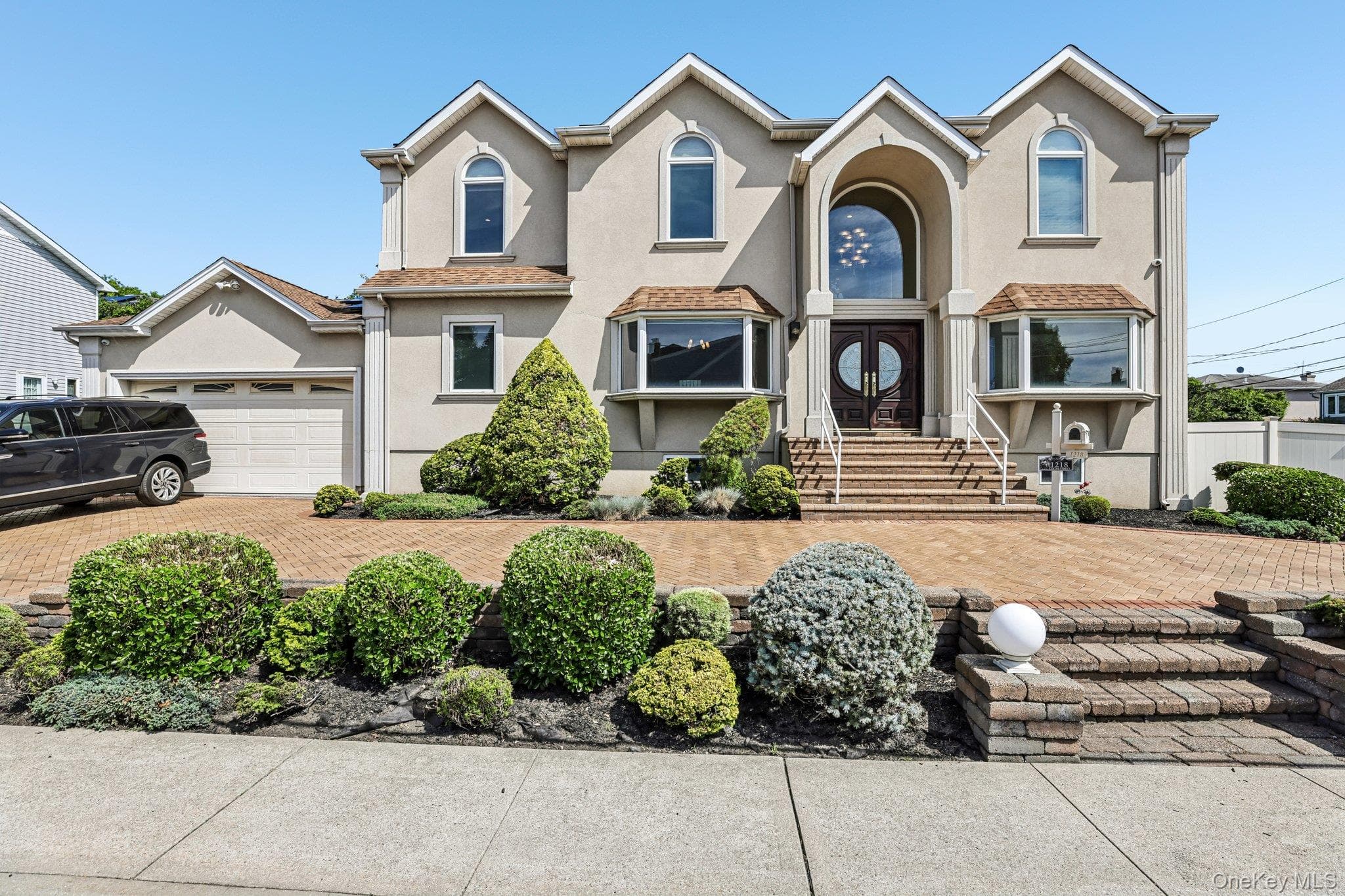 1218 Centre Street, Hewlett