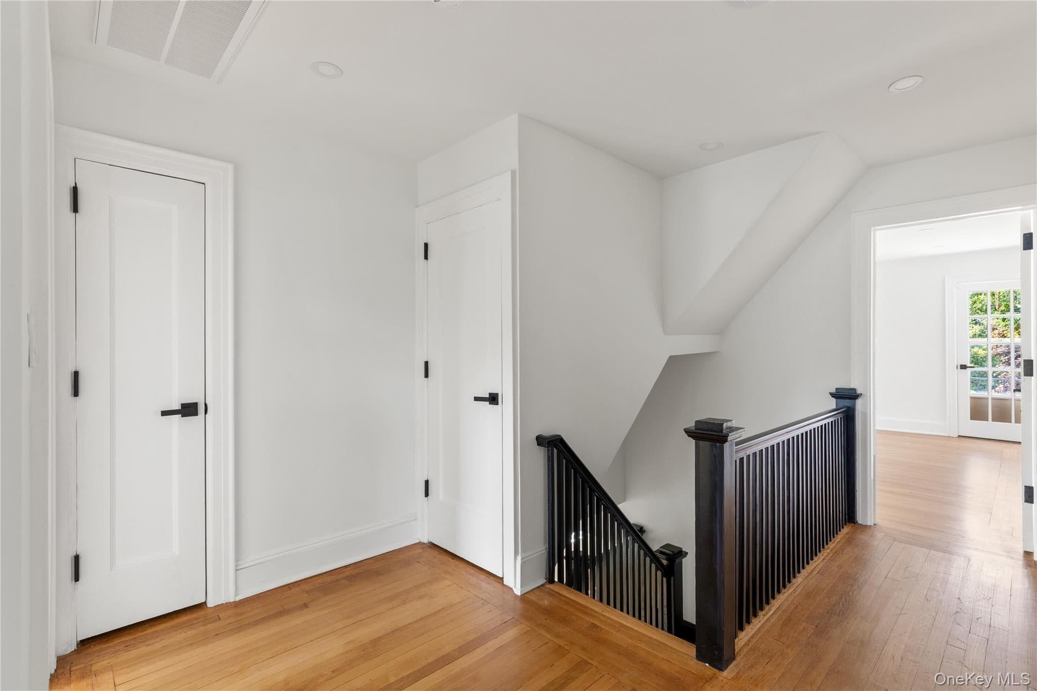 220 Pomander Road thumbnail 11