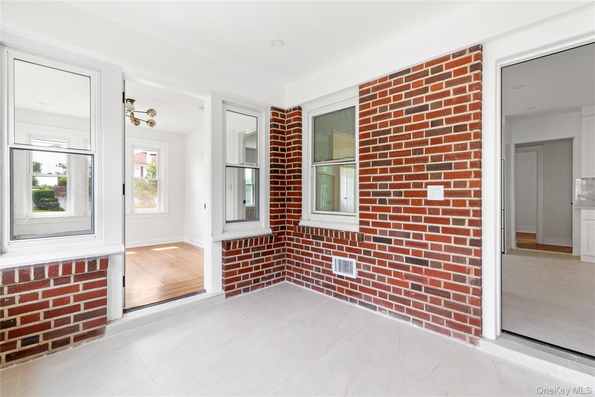 220 Pomander Road thumbnail 9