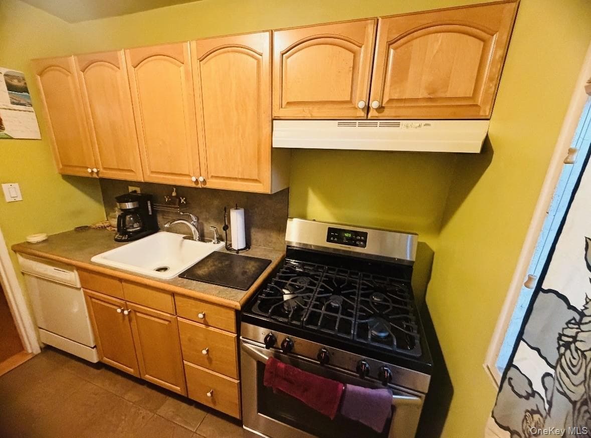 139-15 83rd Avenue Unit: 527 thumbnail 5