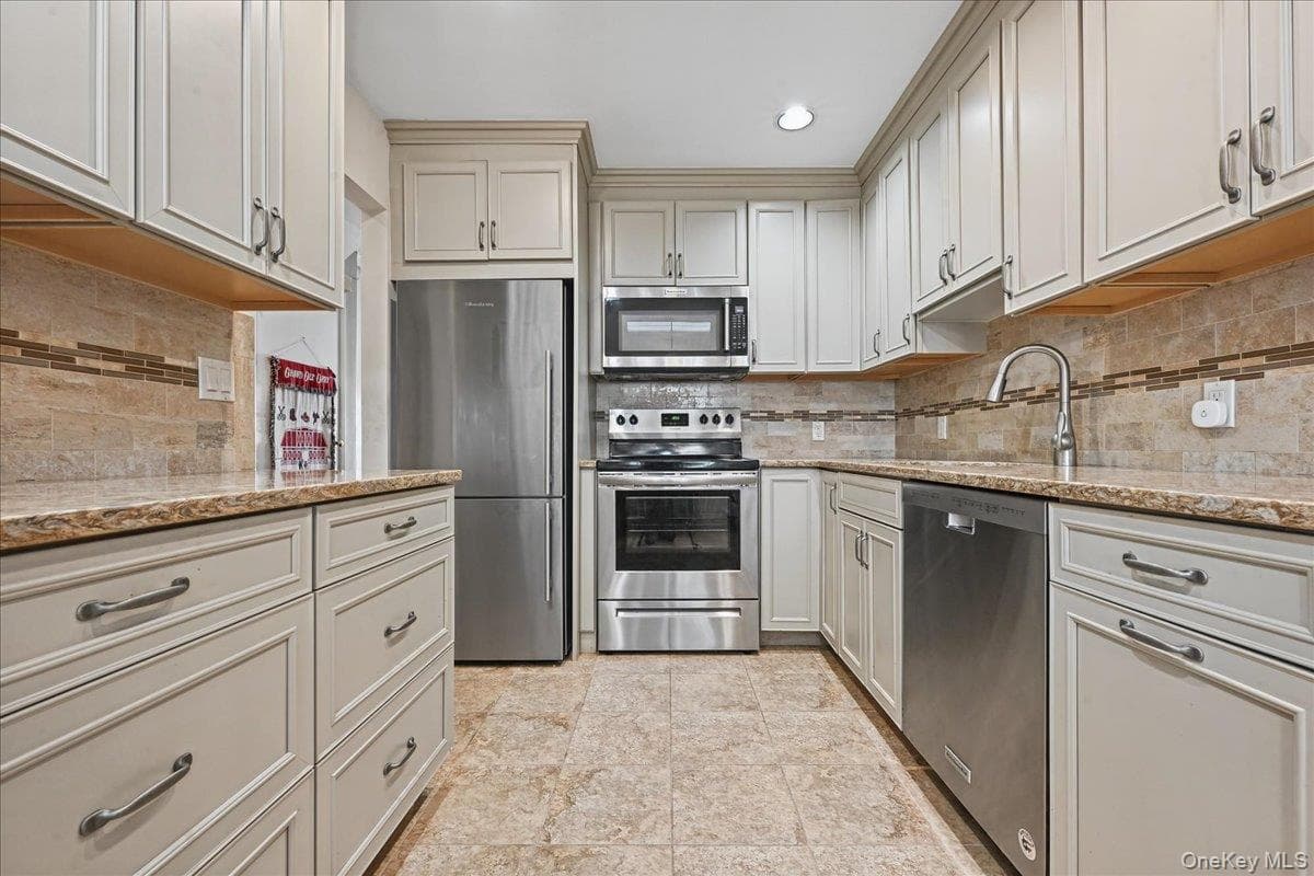 162 Laurel Lane thumbnail 9