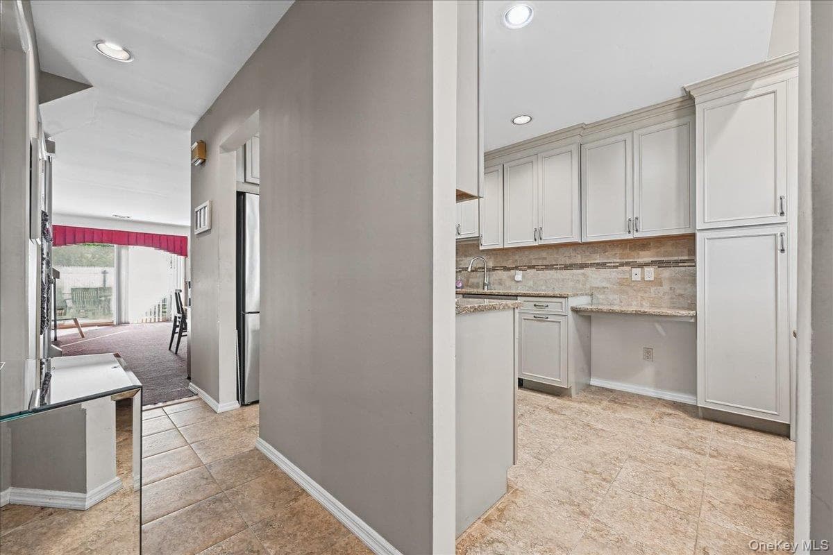 162 Laurel Lane thumbnail 5