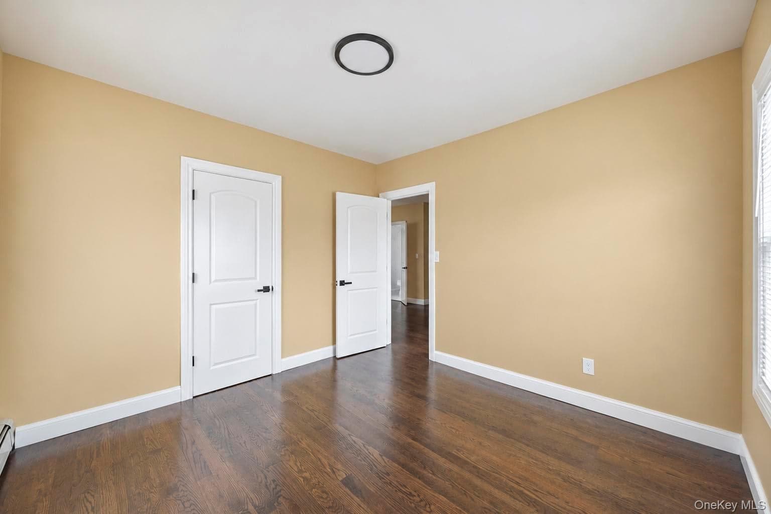 236 Plainview Road thumbnail 13