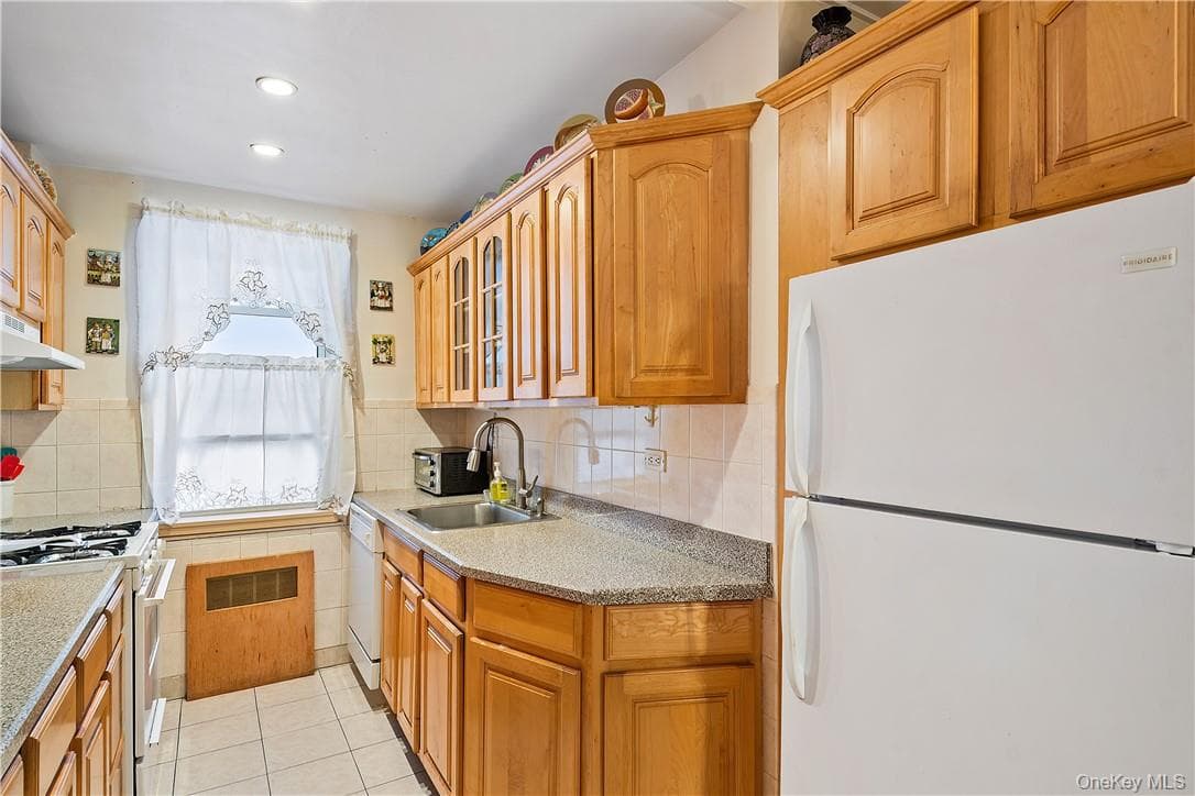 525 W 236 Street Unit: 5B thumbnail 5