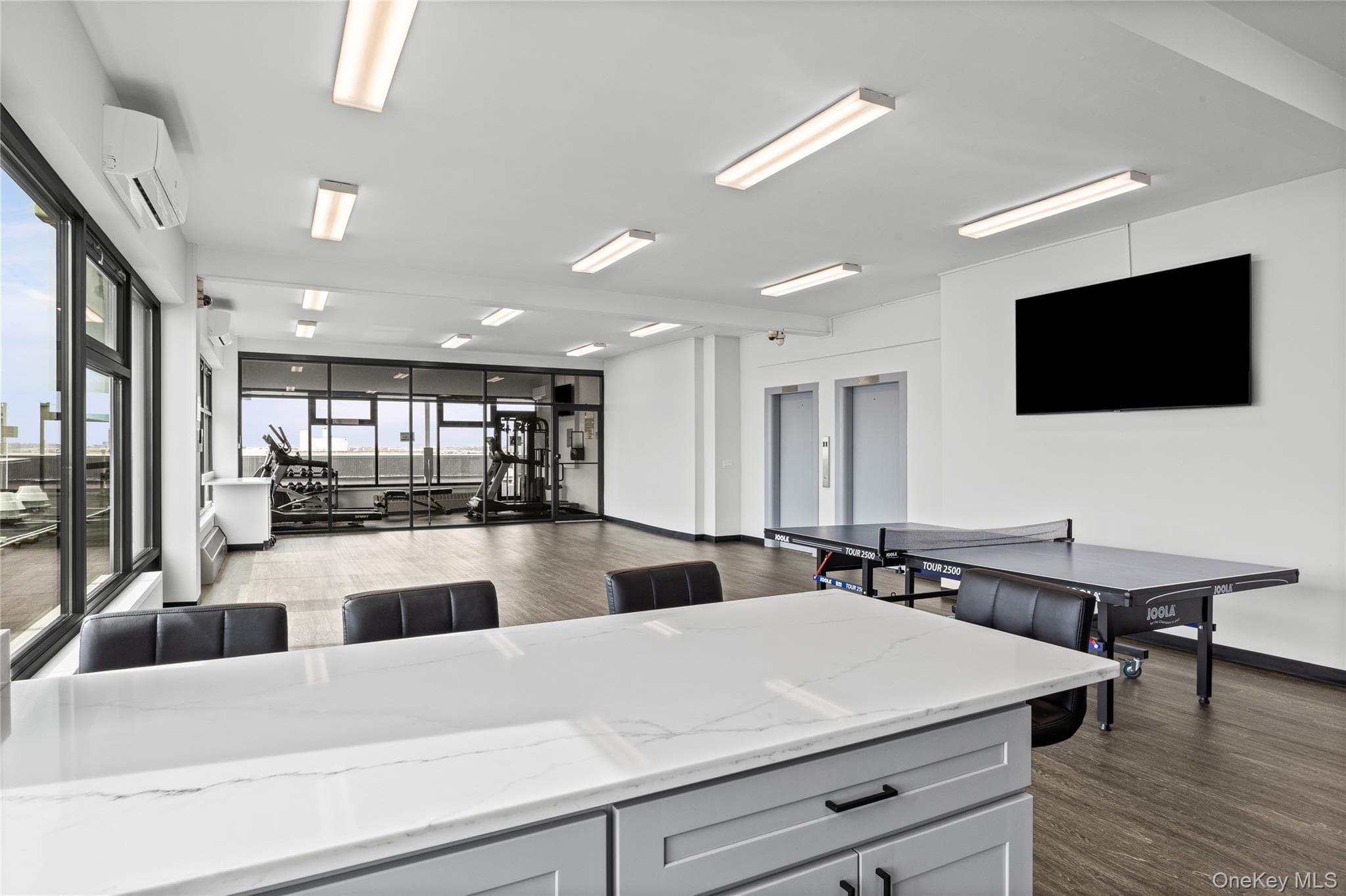 1 E Broadway Unit: 3D thumbnail 35