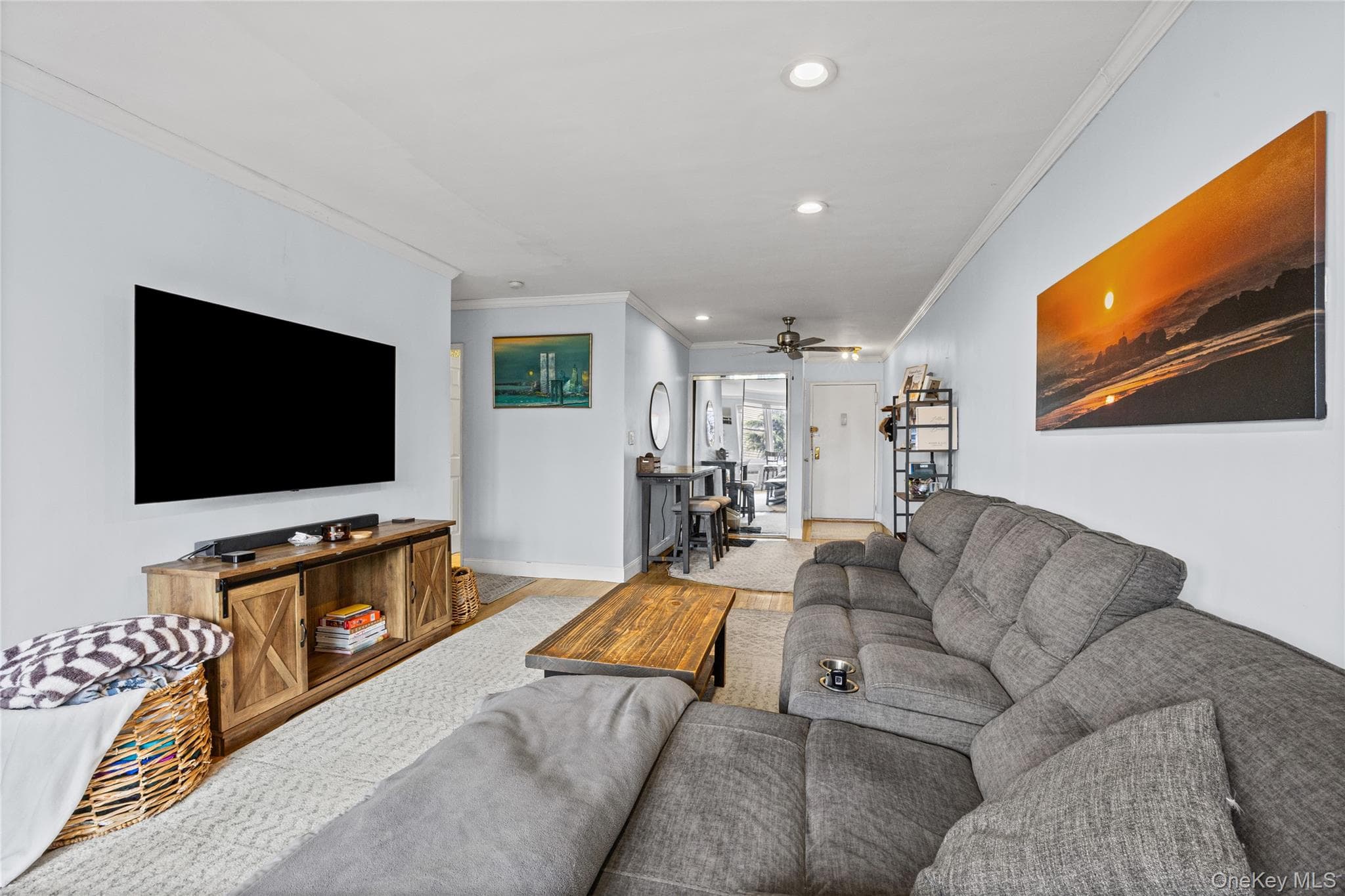1 E Broadway Unit: 3D thumbnail 16