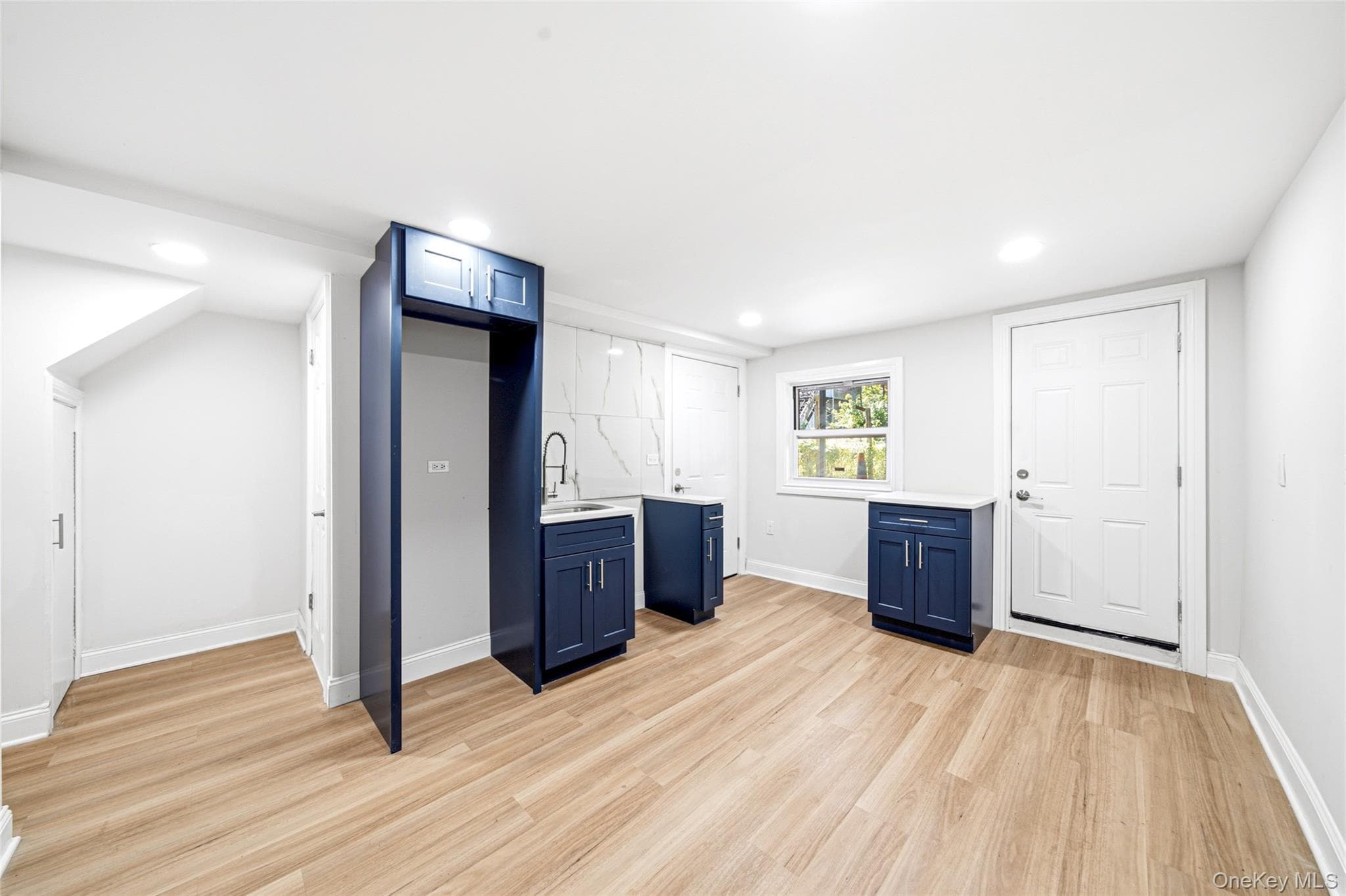 1010 E 230th Street thumbnail 28