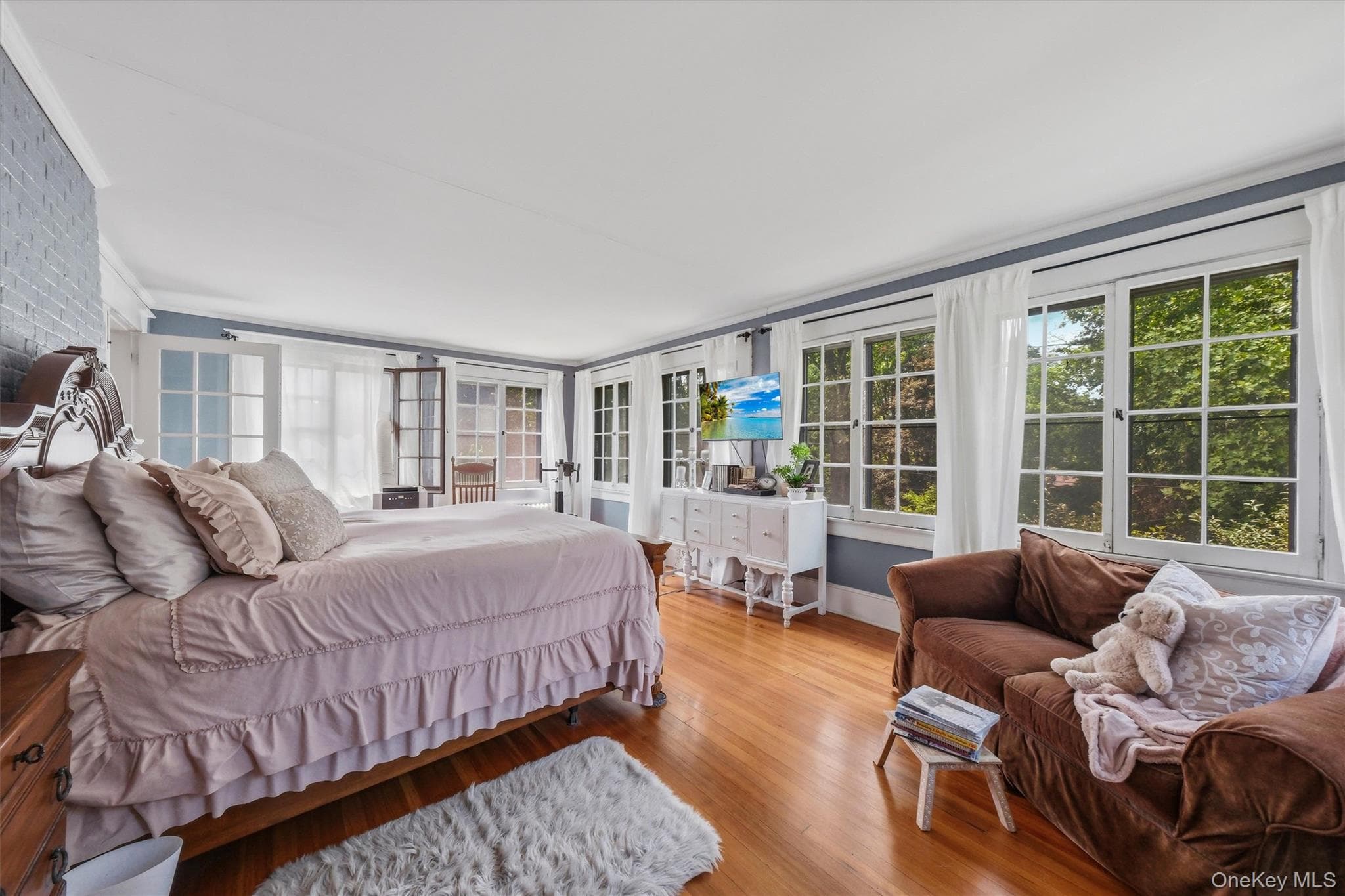 83 Hooker Avenue thumbnail 27
