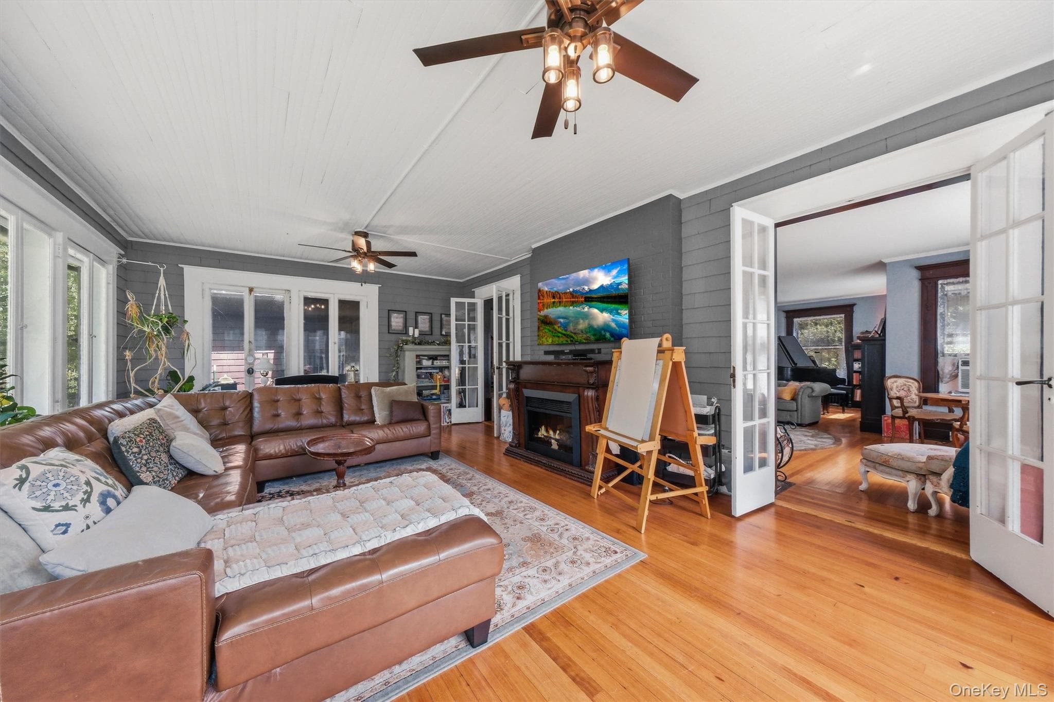 83 Hooker Avenue thumbnail 14