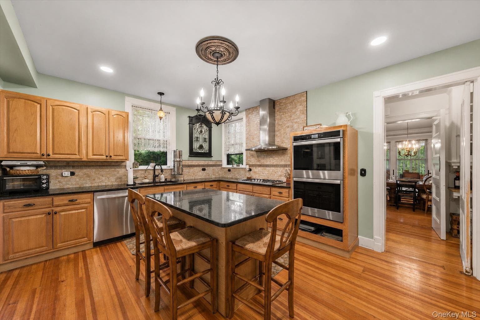 83 Hooker Avenue thumbnail 19