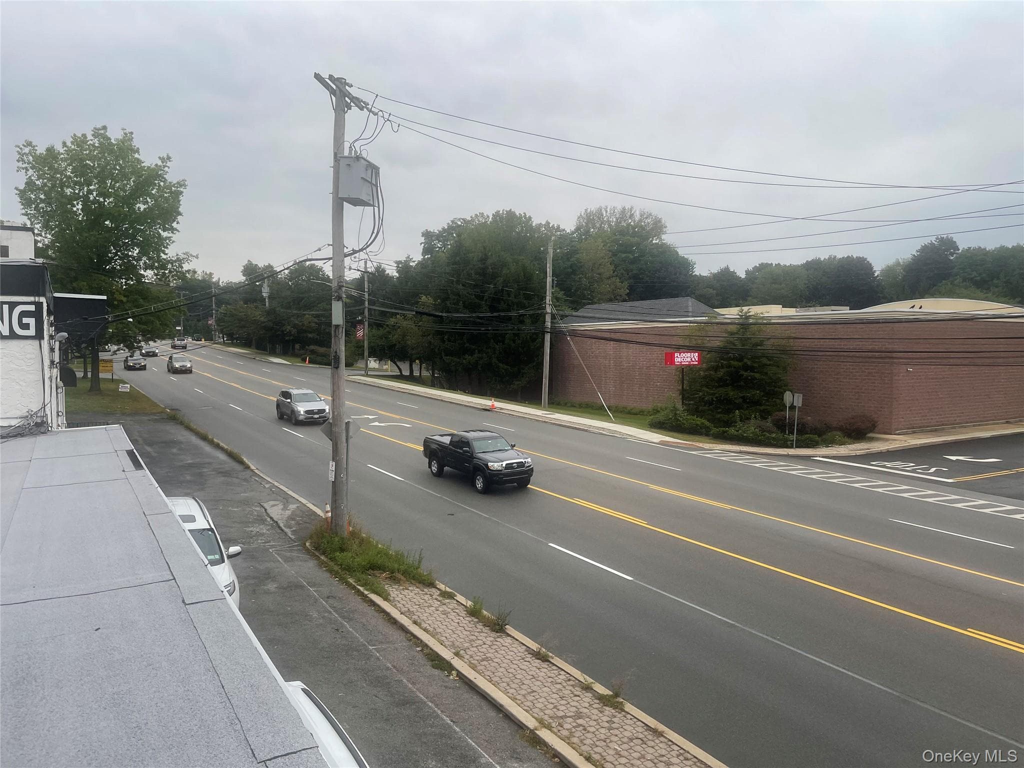 2093 E Main St St thumbnail 6