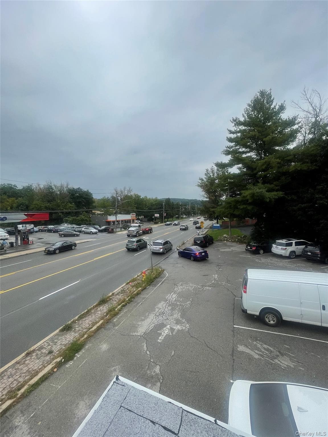 2093 E Main St St thumbnail 4