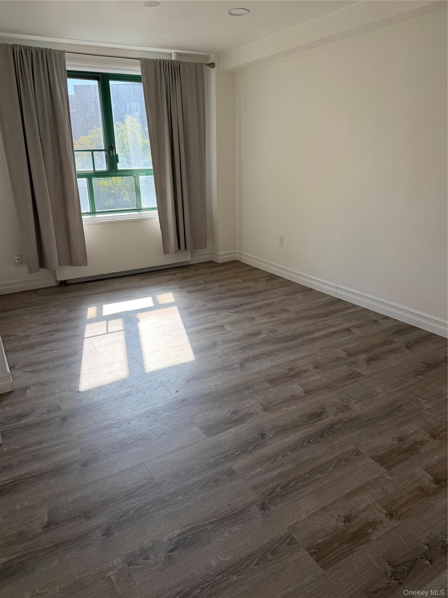 1514 Metropolitan Avenue Unit: 6E thumbnail 4