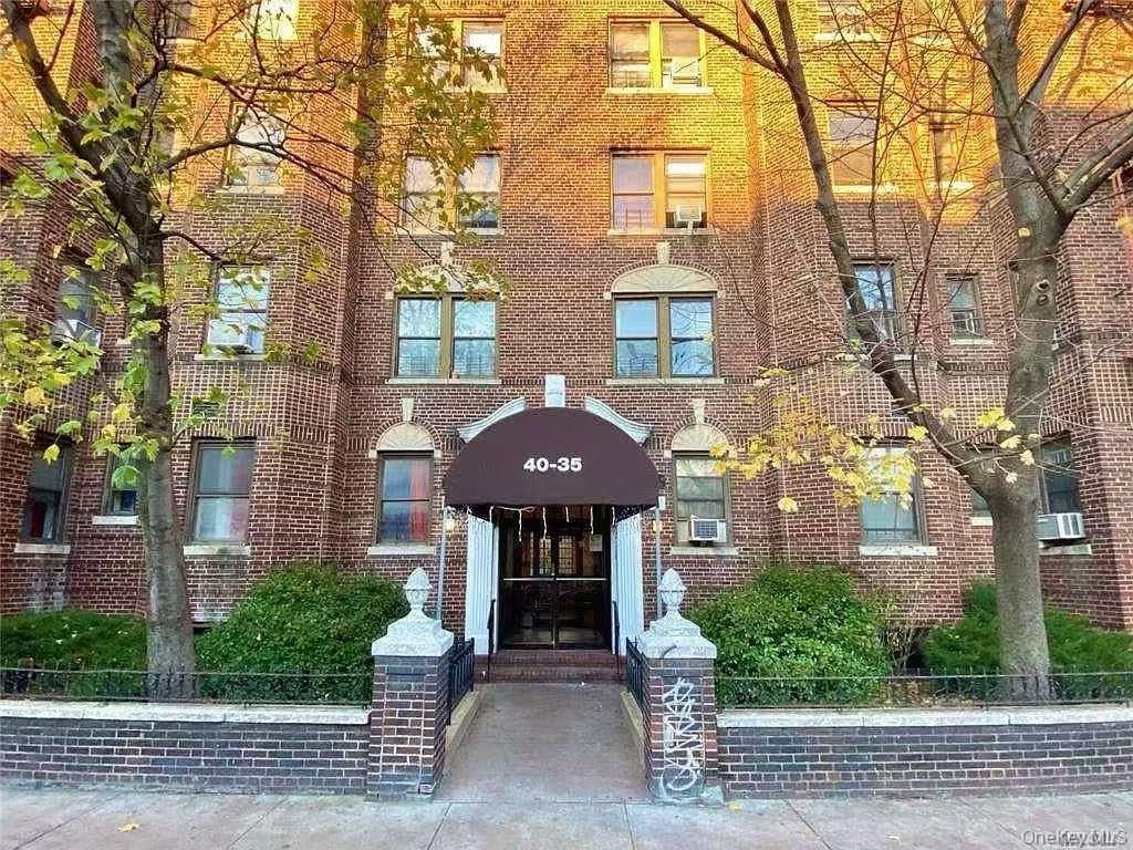 40-35 Ithaca Street Unit: 3D, Elmhurst