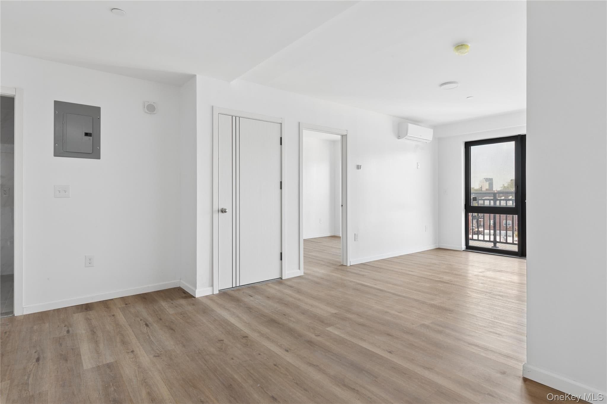 70-25 Queens Boulevard Unit: 7J thumbnail 3