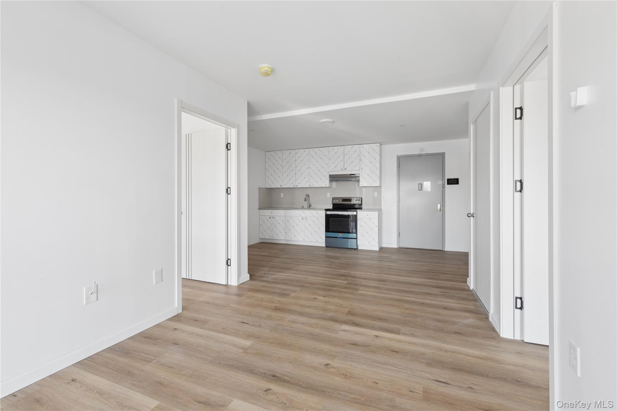 70-25 Queens Boulevard Unit: 7J thumbnail 5