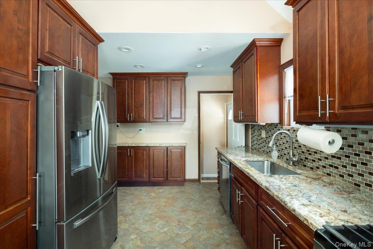48 Hommell Street thumbnail 12