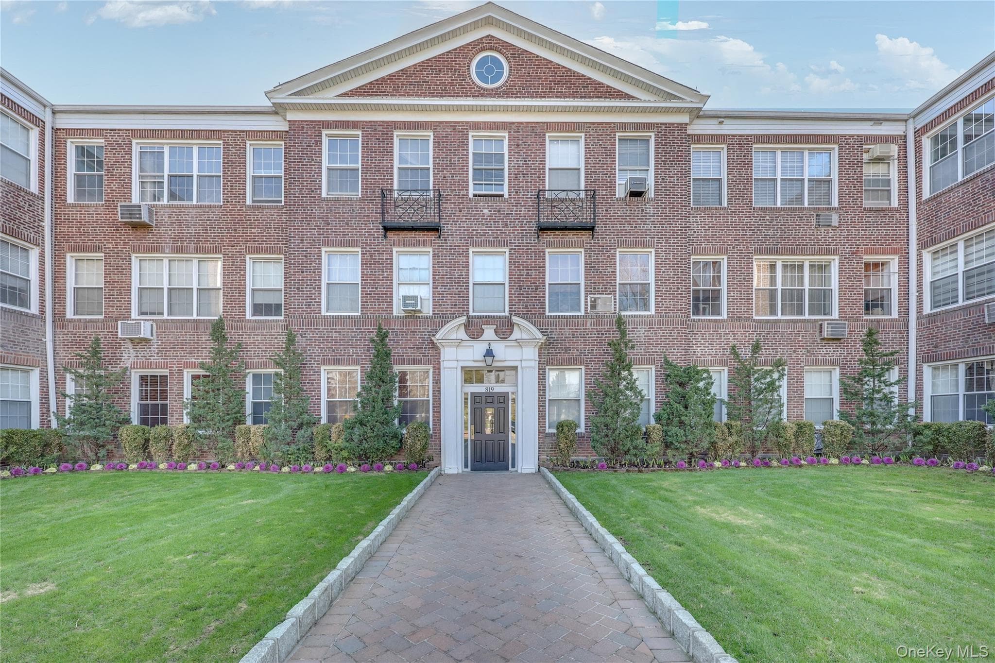 819 Broadway Unit: 1-G, Woodmere