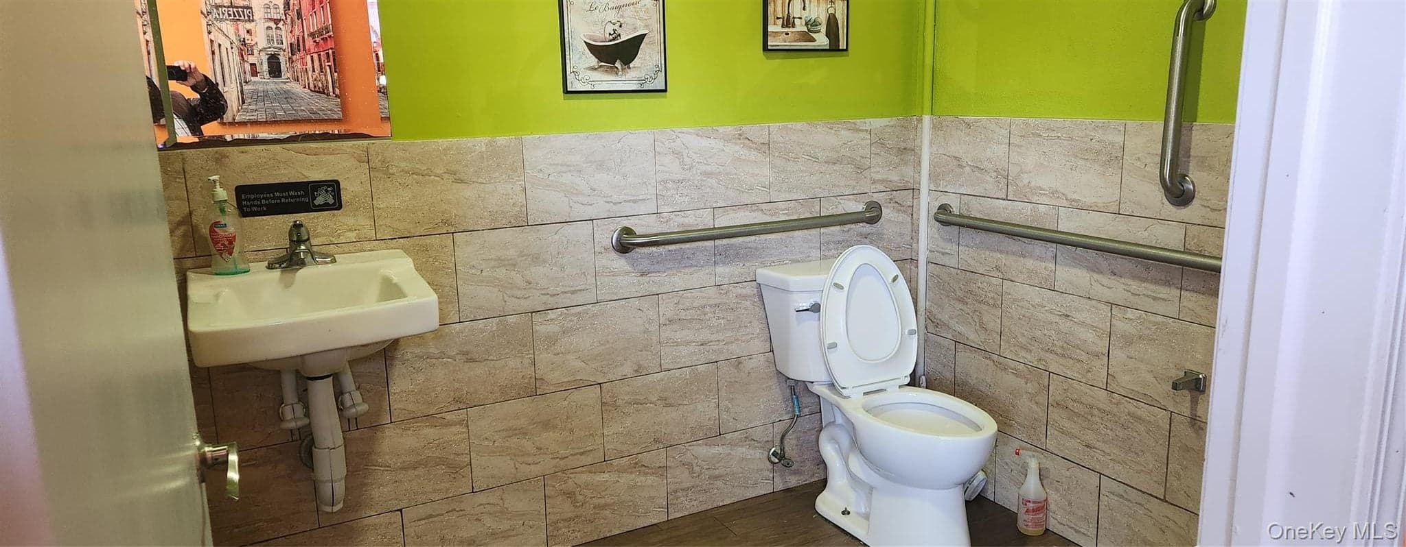 1056 Franklin Avenue thumbnail 6