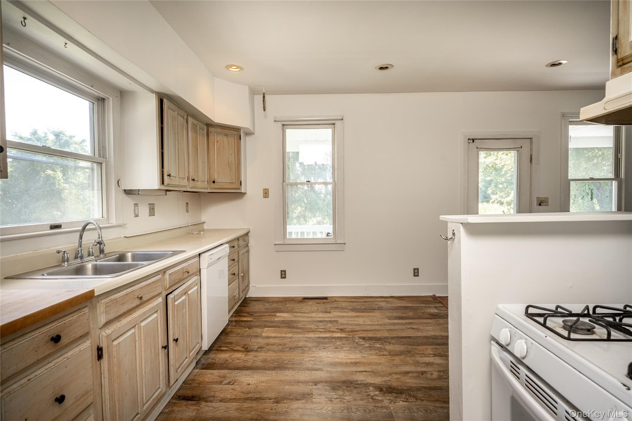 672 Tower Hill Road thumbnail 18