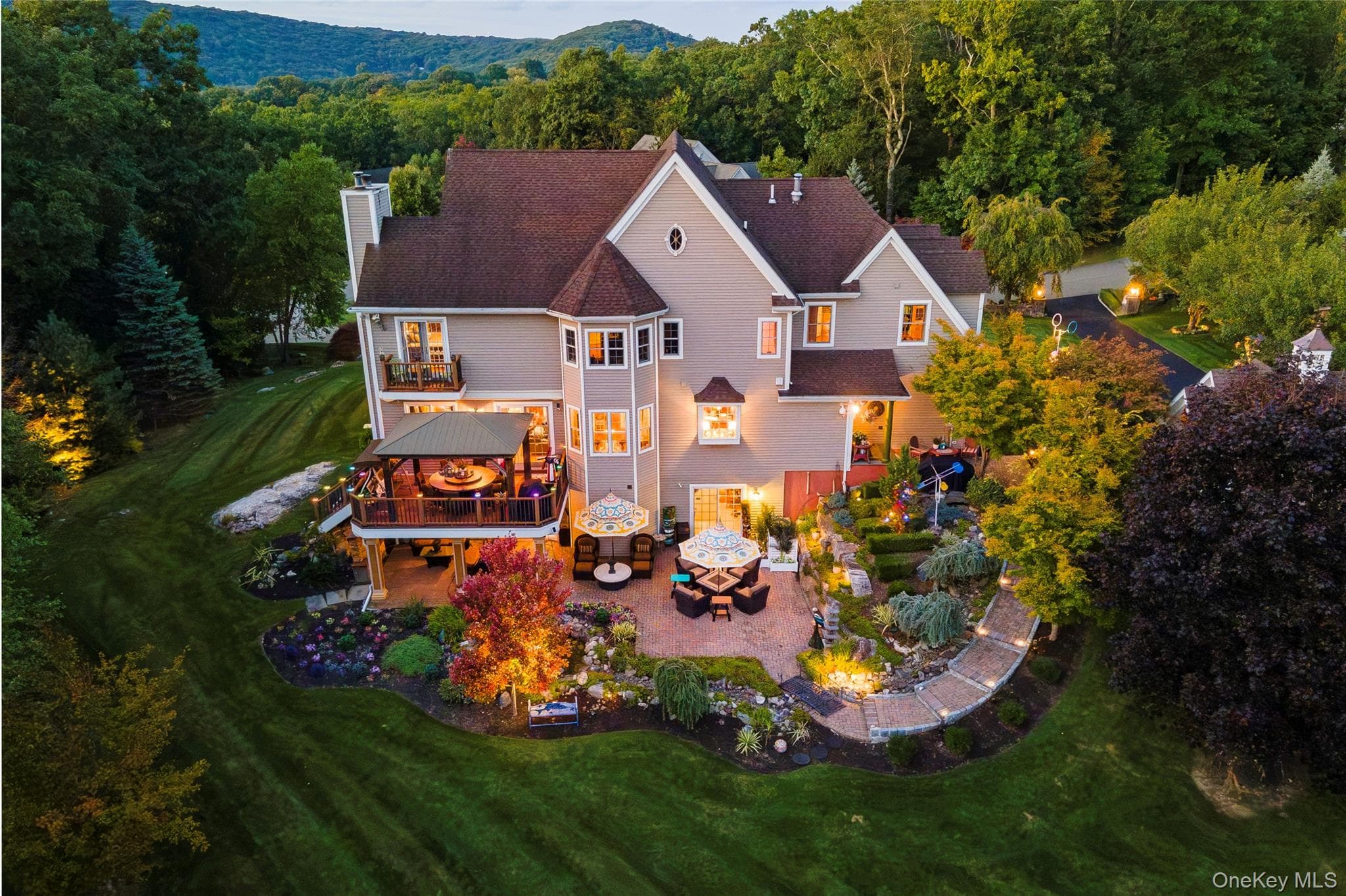 40 Sprucetop Drive thumbnail 3
