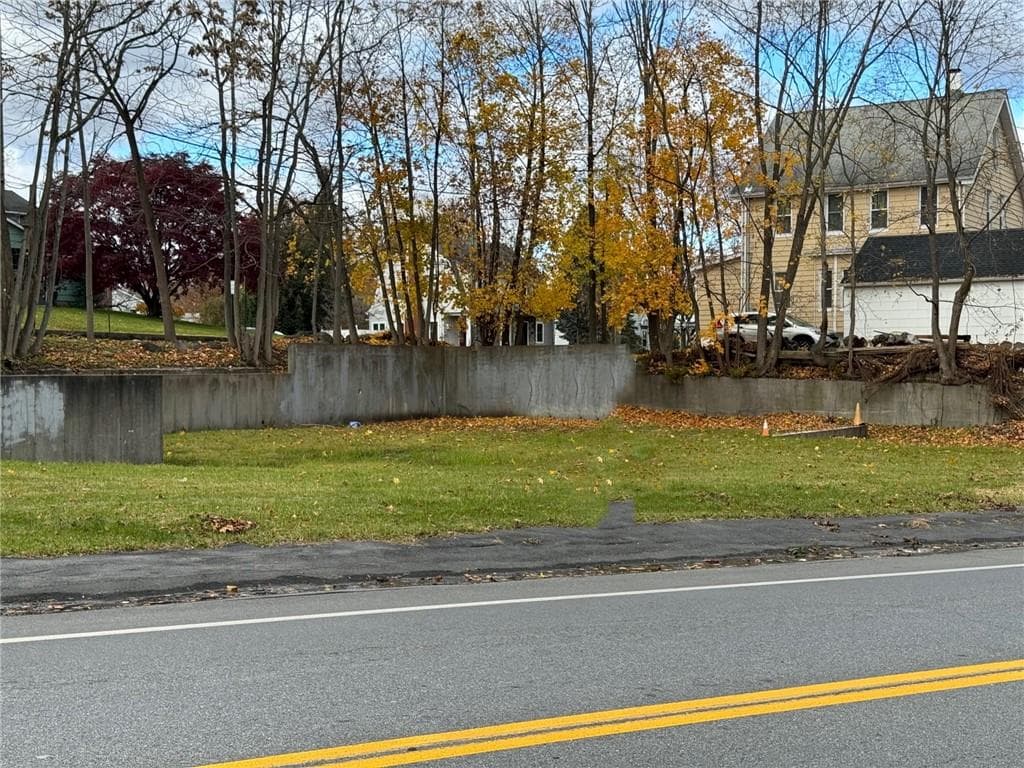 137 Lindsey Avenue thumbnail 2