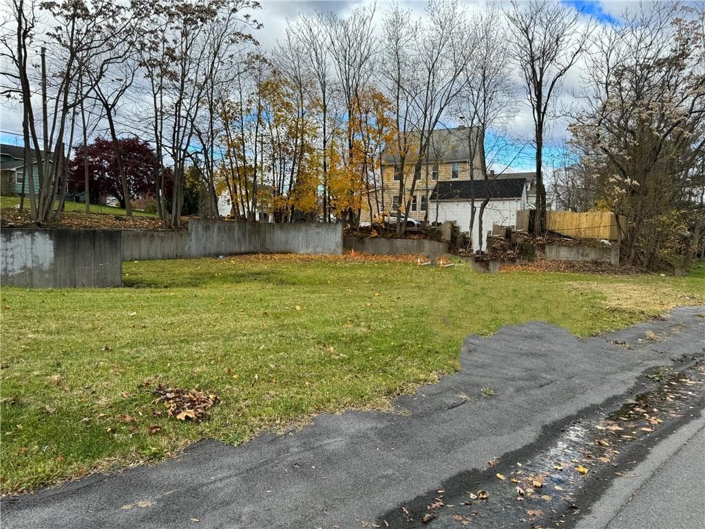 137 Lindsey Avenue thumbnail 4