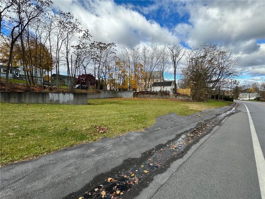 137 Lindsey Avenue thumbnail 3